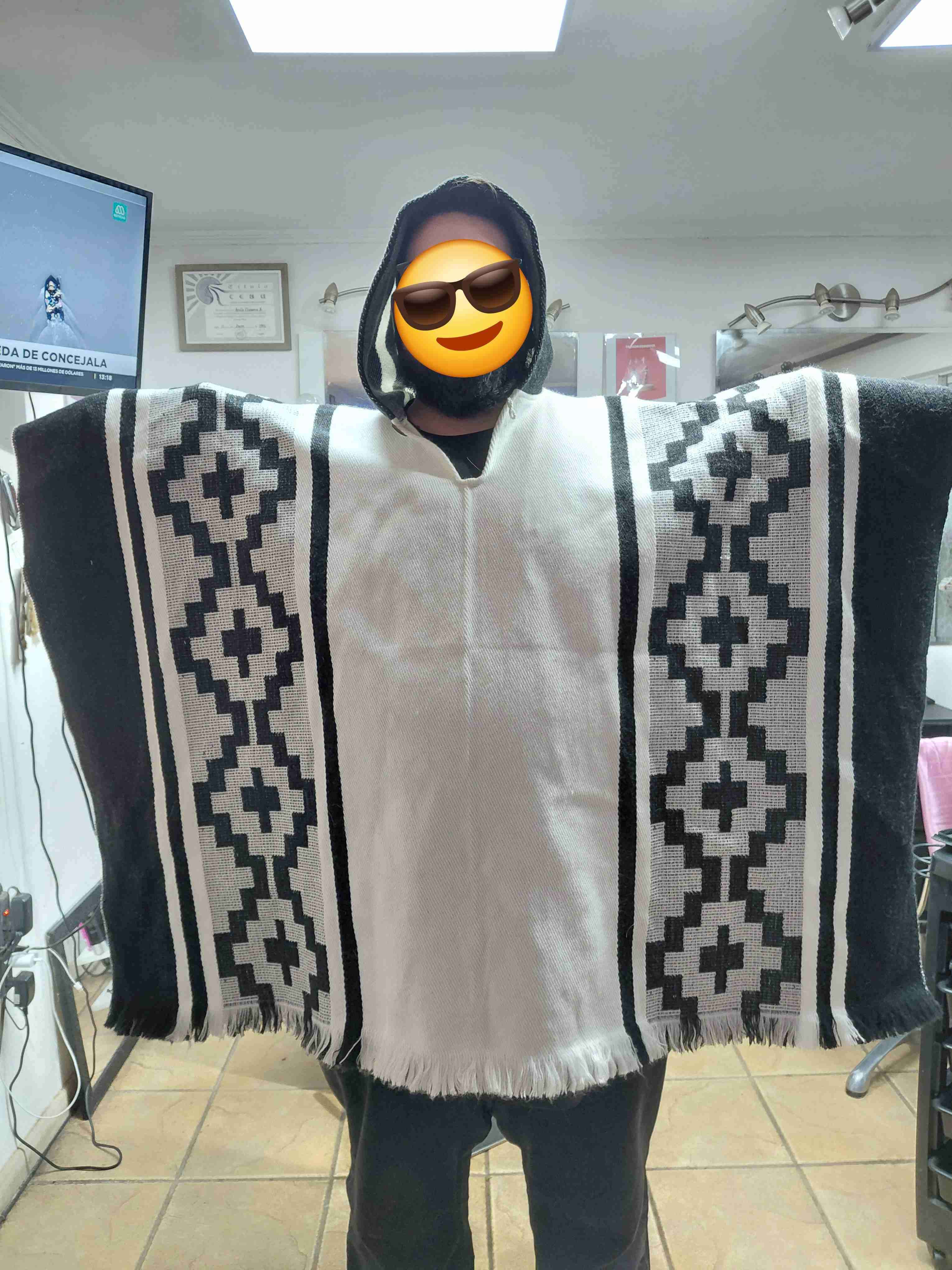 Poncho - 1