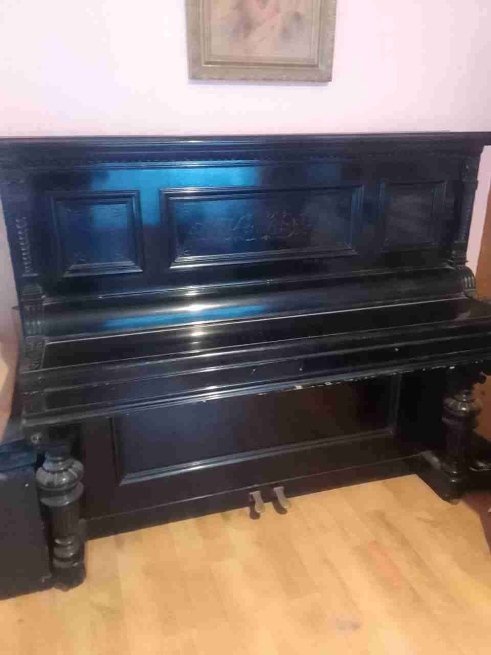 Piano Vertical Alemán con Clavijero de Bronce - miniatura 2