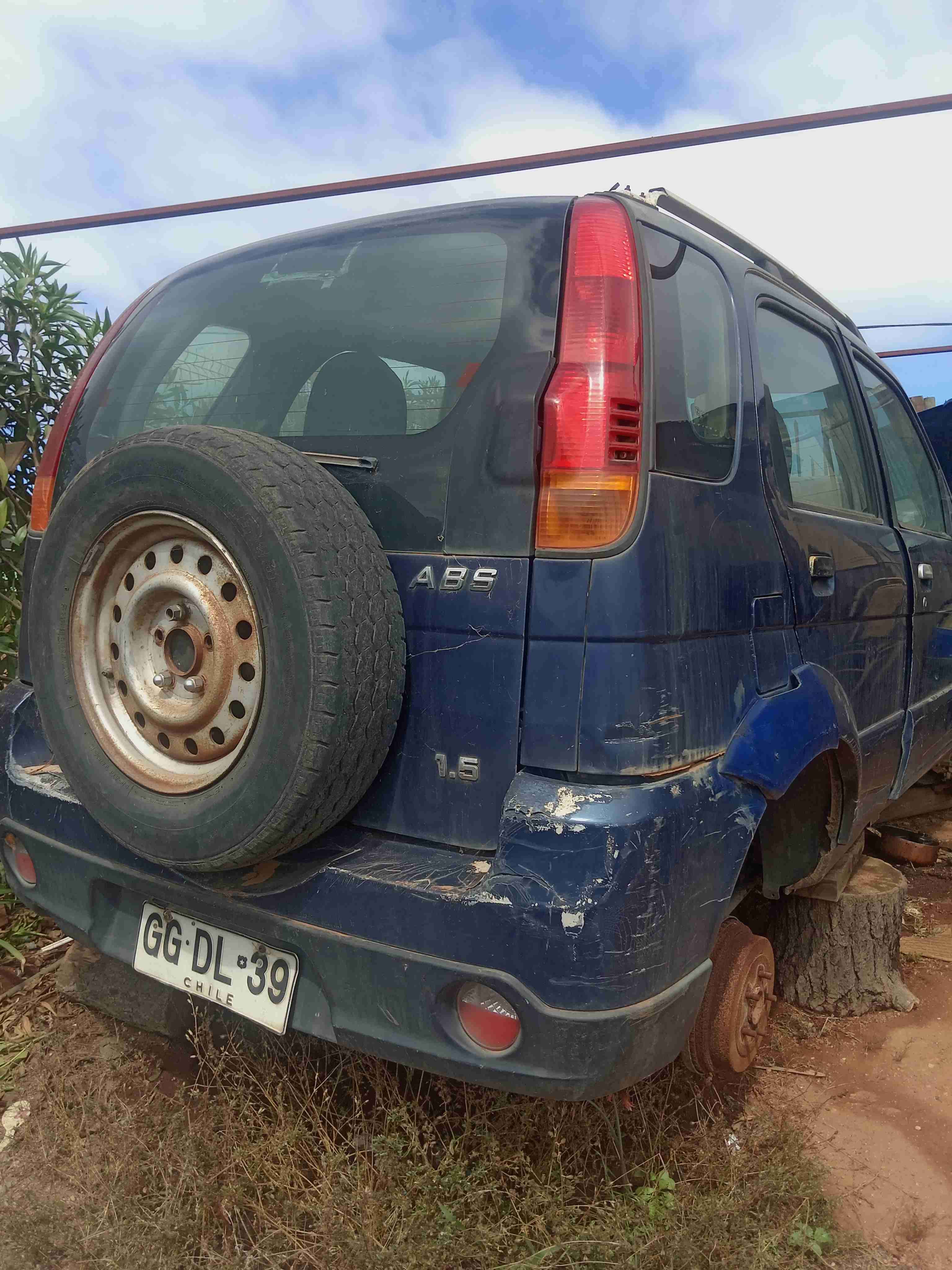 Auto usado para piezas - miniatura 1