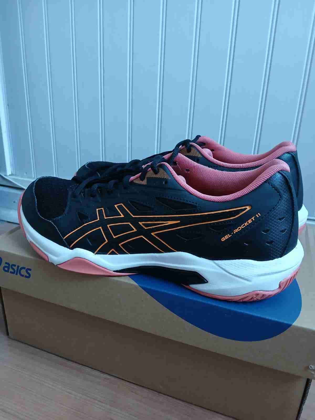 Zapatillas deportivas negras y rosas - miniatura 3