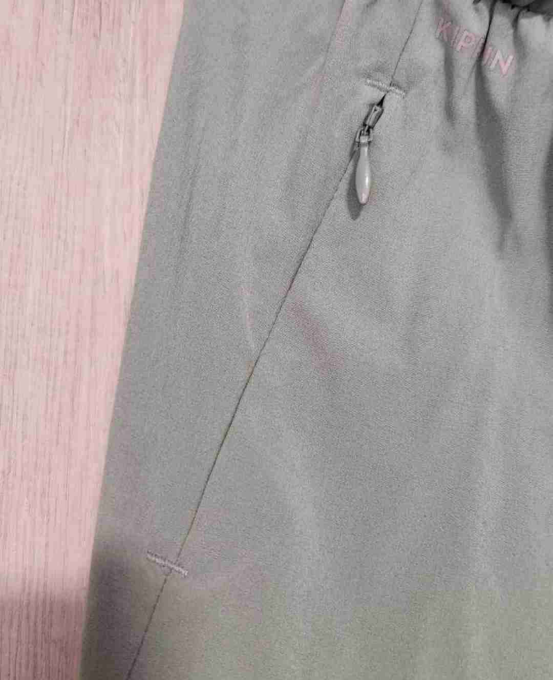 Pantalones deportivos verde - 4