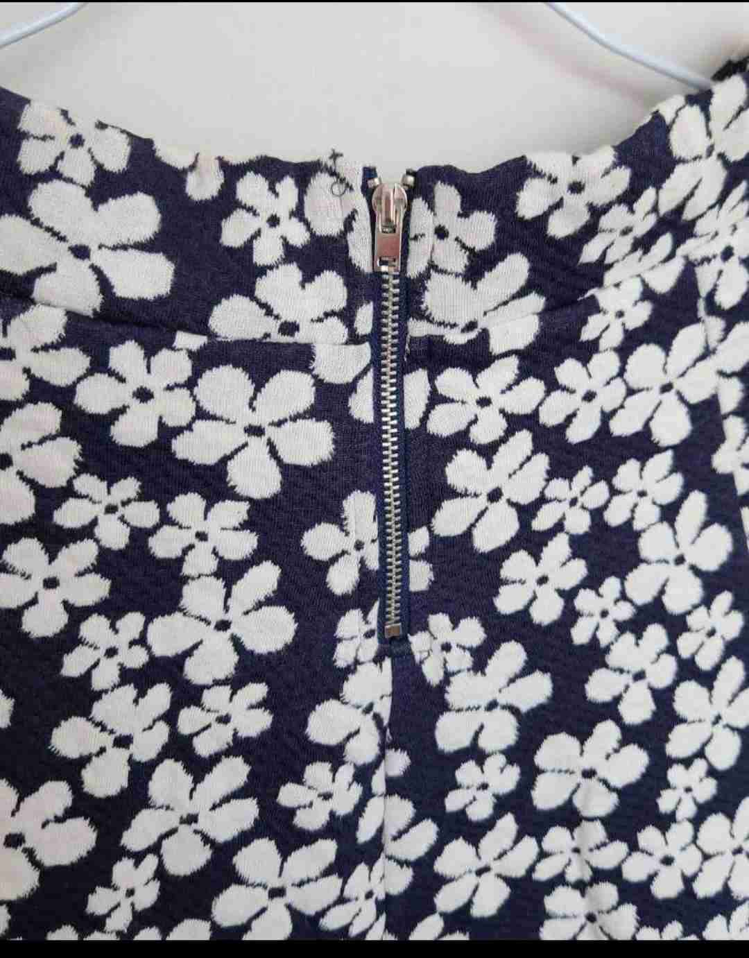 Falda floral blanca y azul - 3