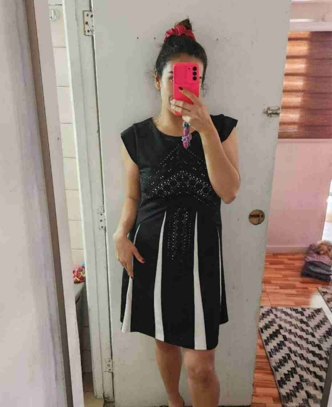 Vestido negro con diseño corte láser - 1