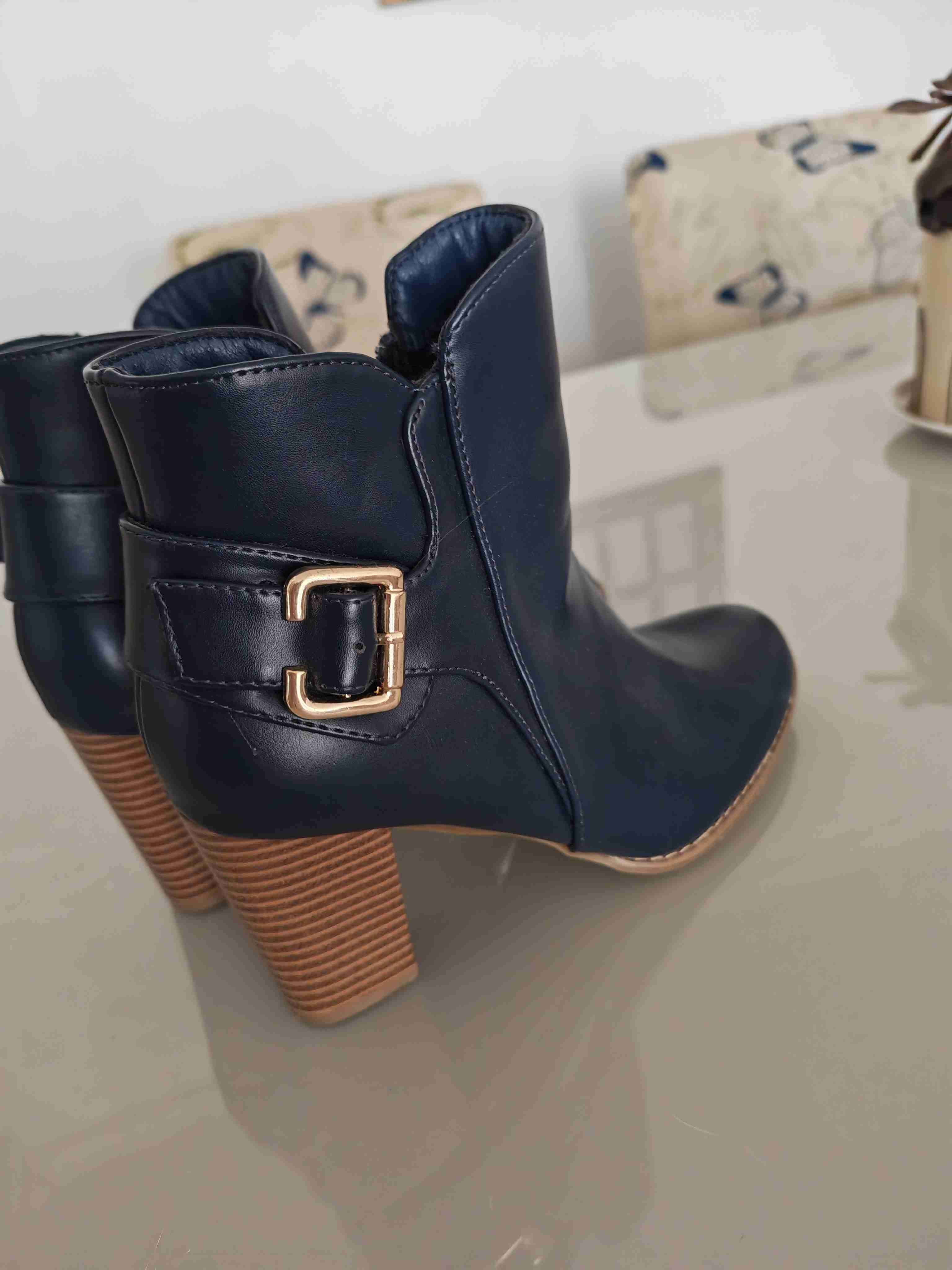 Botines azules con tacón - 1