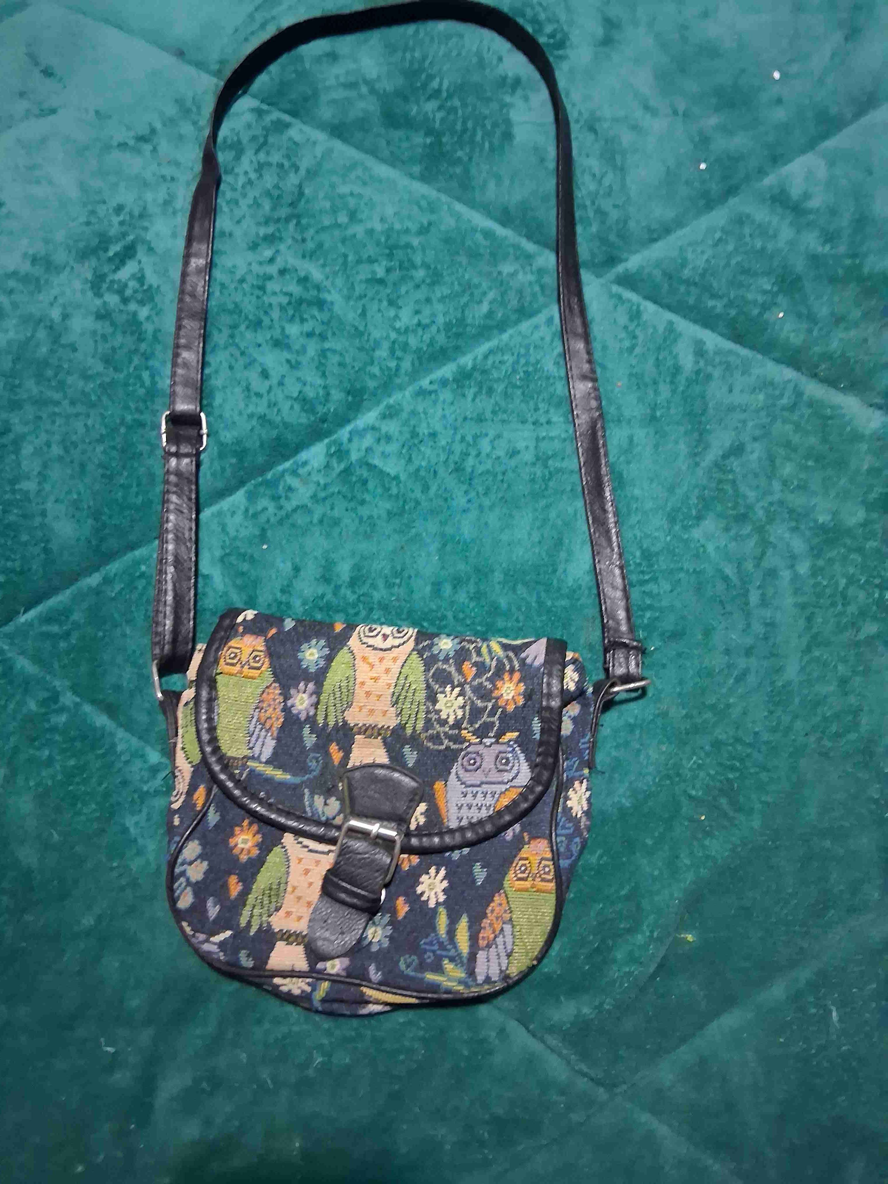 Cartera con diseño de búhos