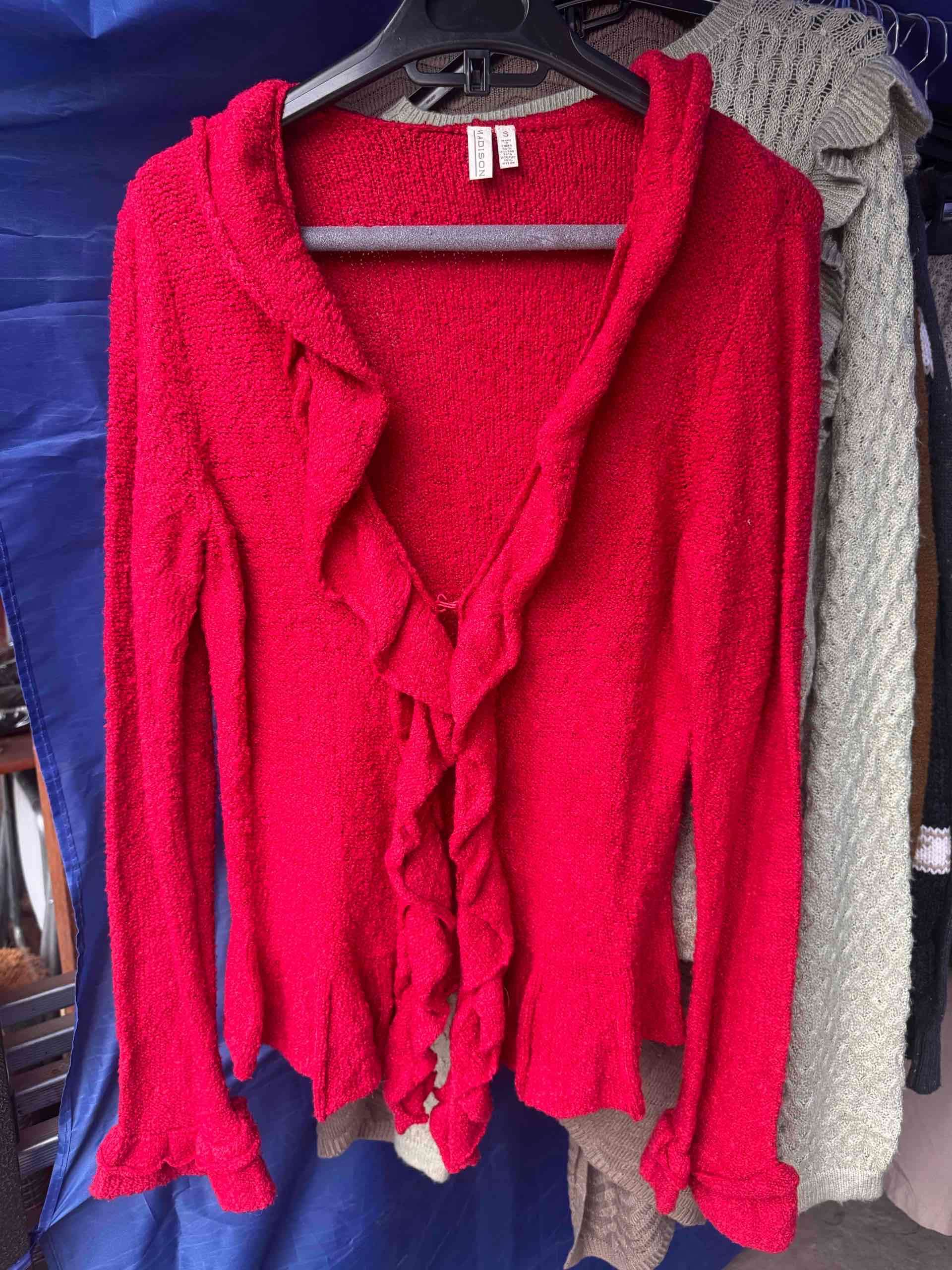 Sweater roja con volantes - miniatura 2