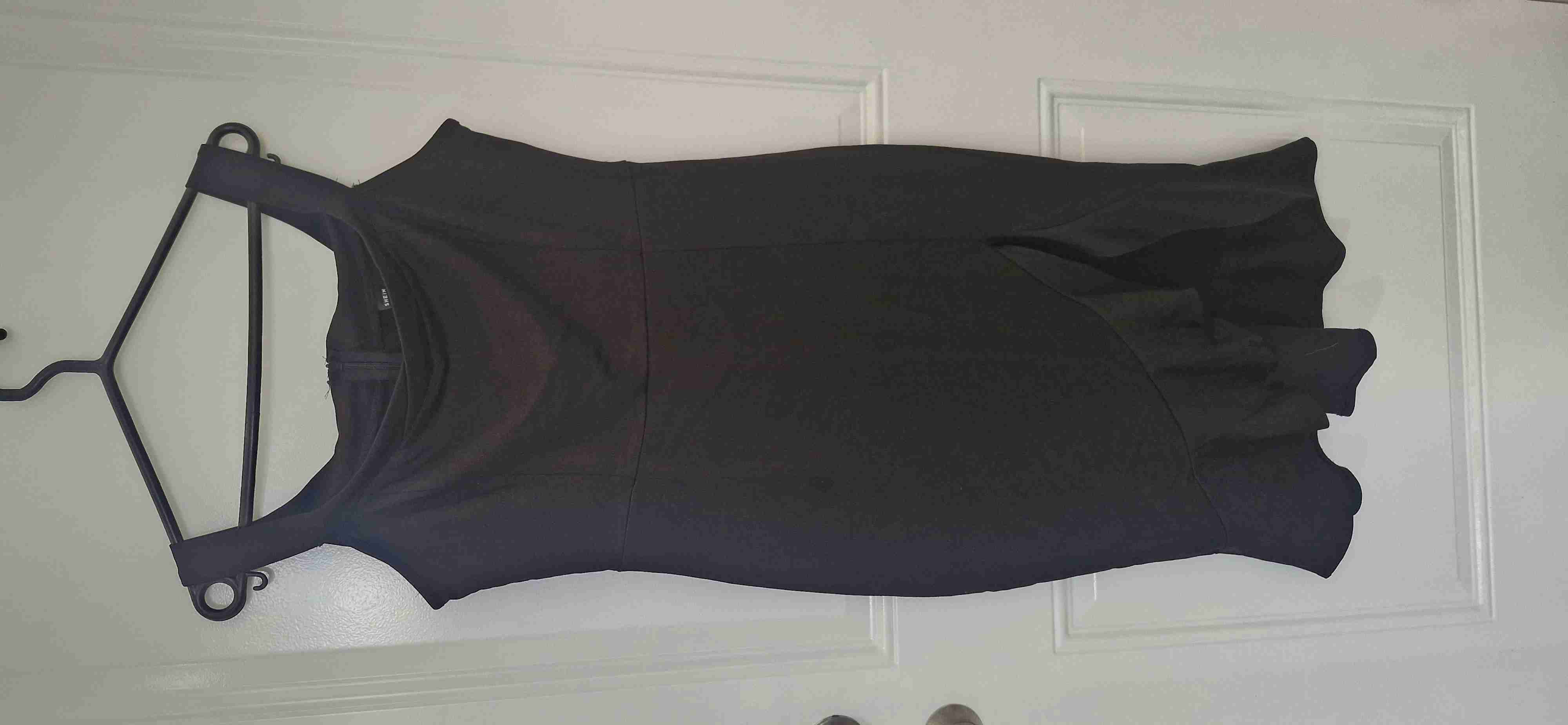 Vestido negro elegante - miniatura 2