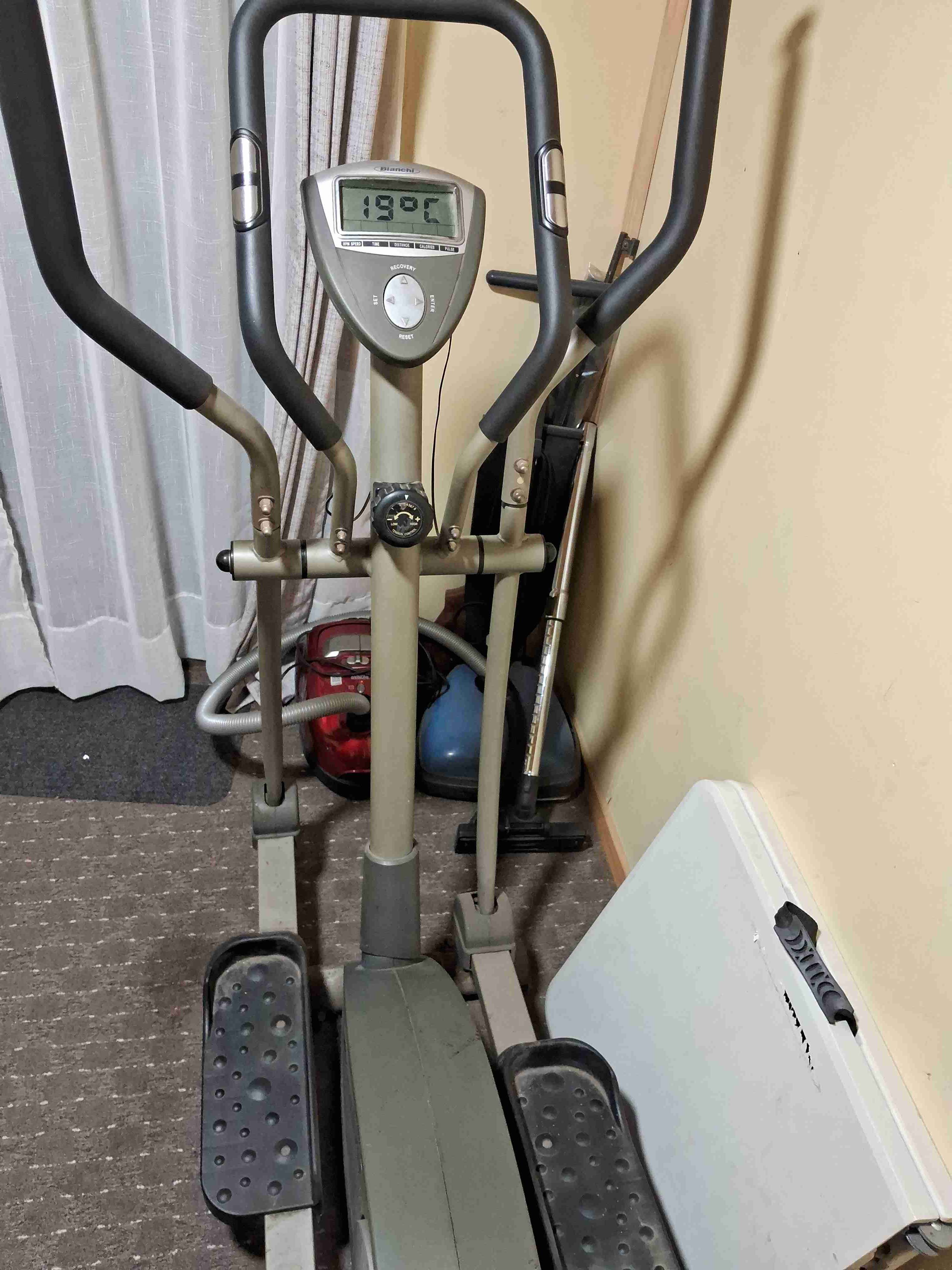 Elíptica de entrenamiento usada - miniatura 1
