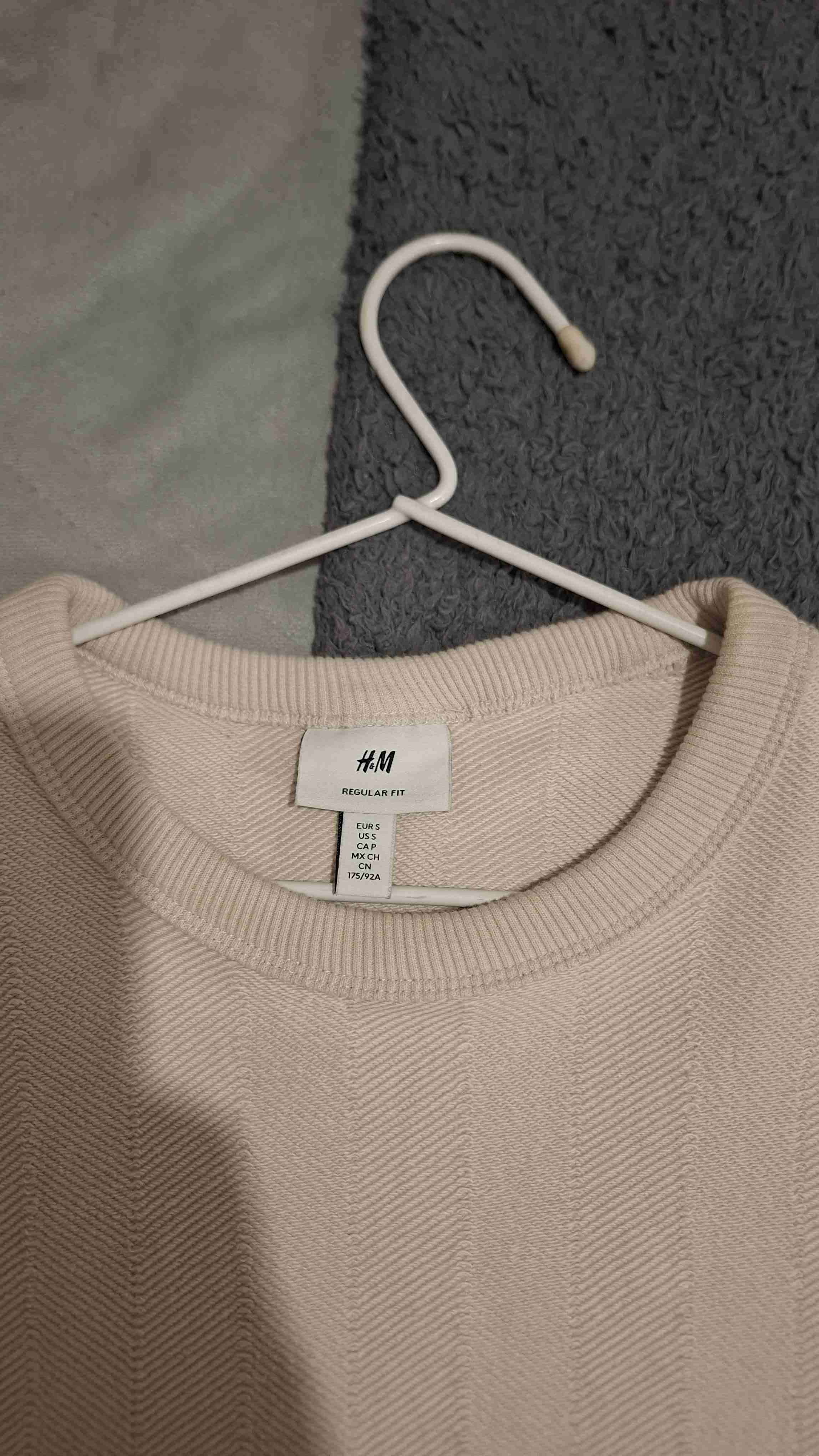 Polerón HyM beige con textura trenzada premium - 2