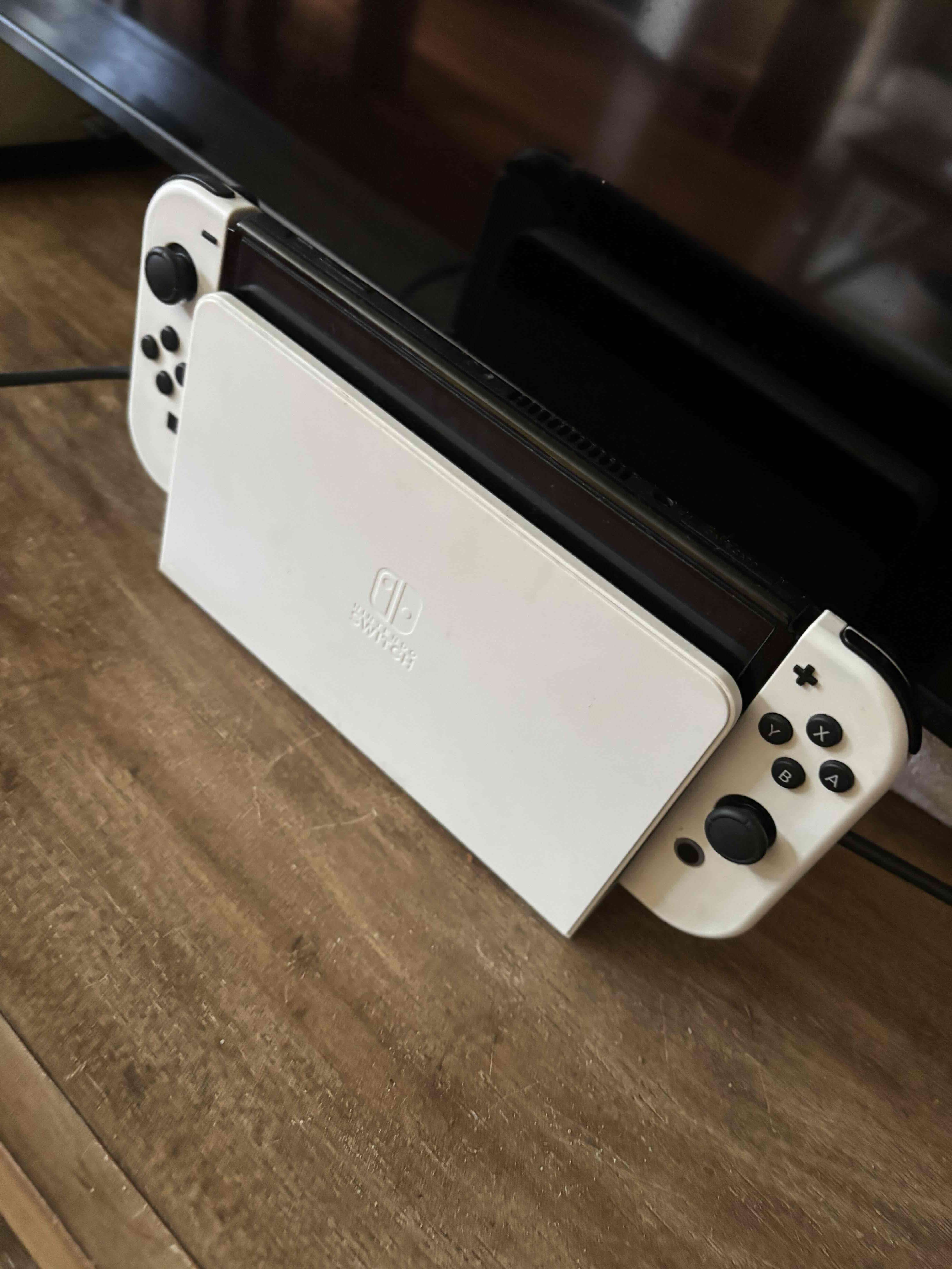 Consola de videojuegos Switch Oled + Fifa26 - 1