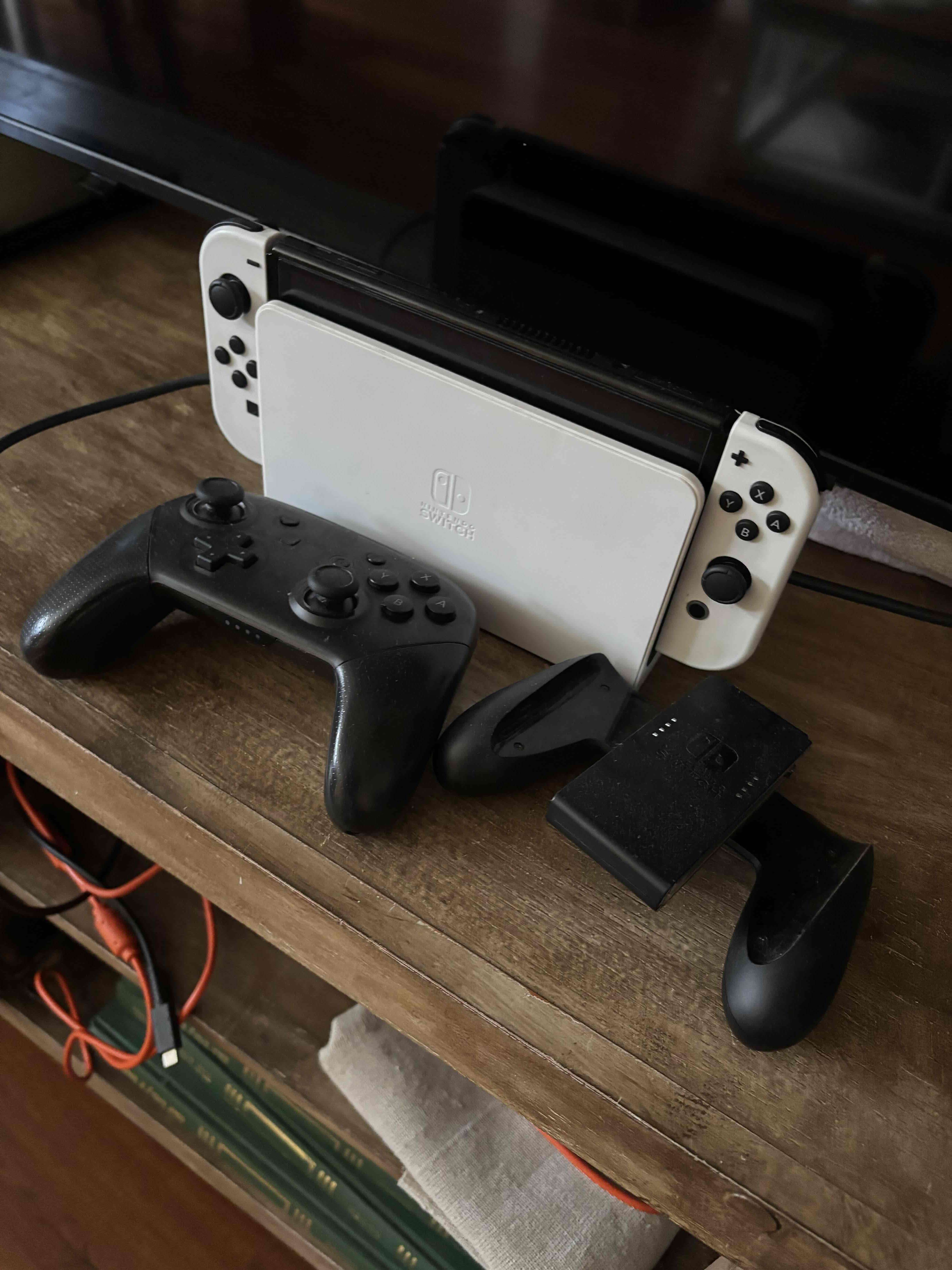 Consola de videojuegos Switch Oled + Fifa26 - 2