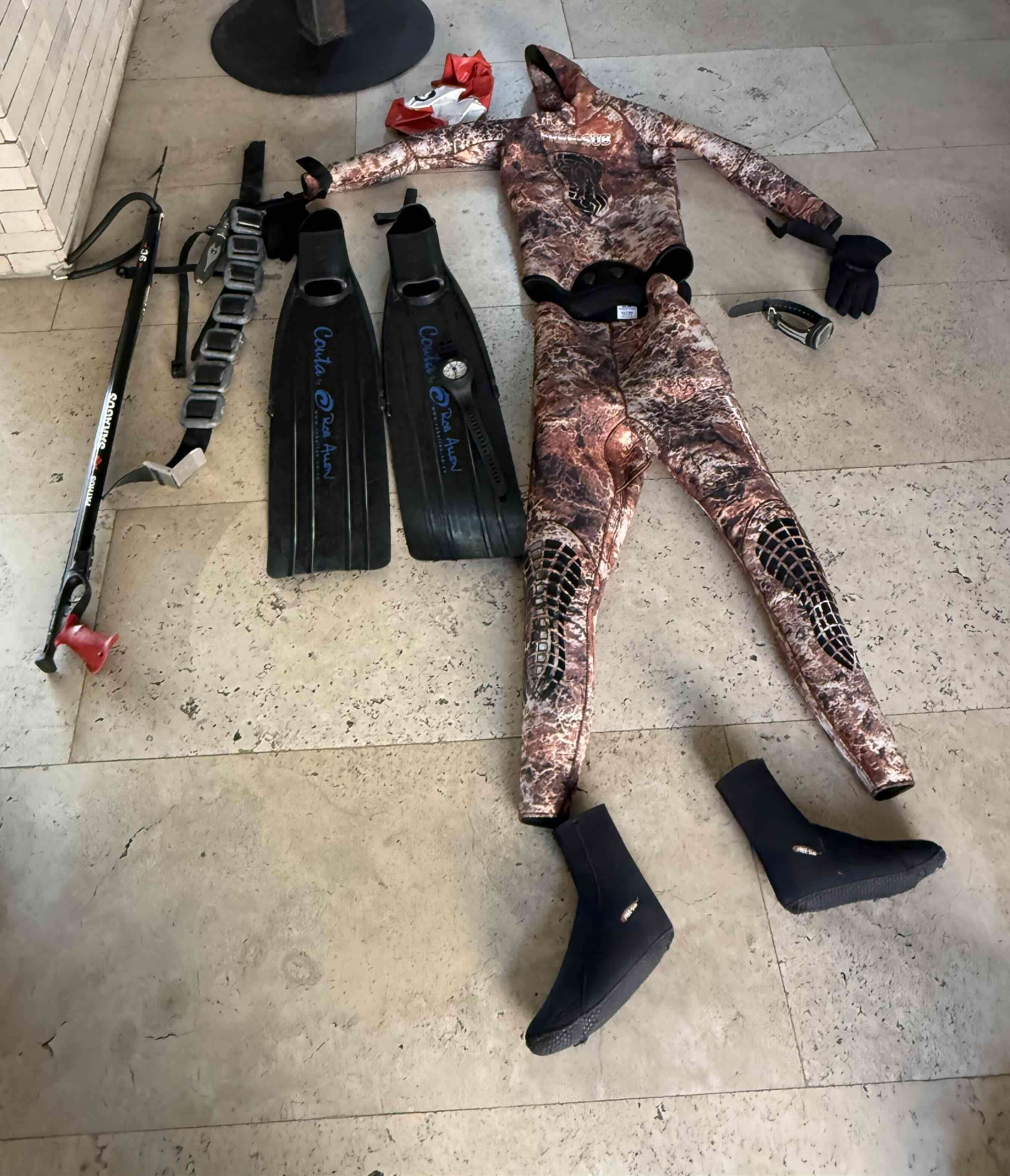 Equipo de buceo completo camuflado - miniatura 1