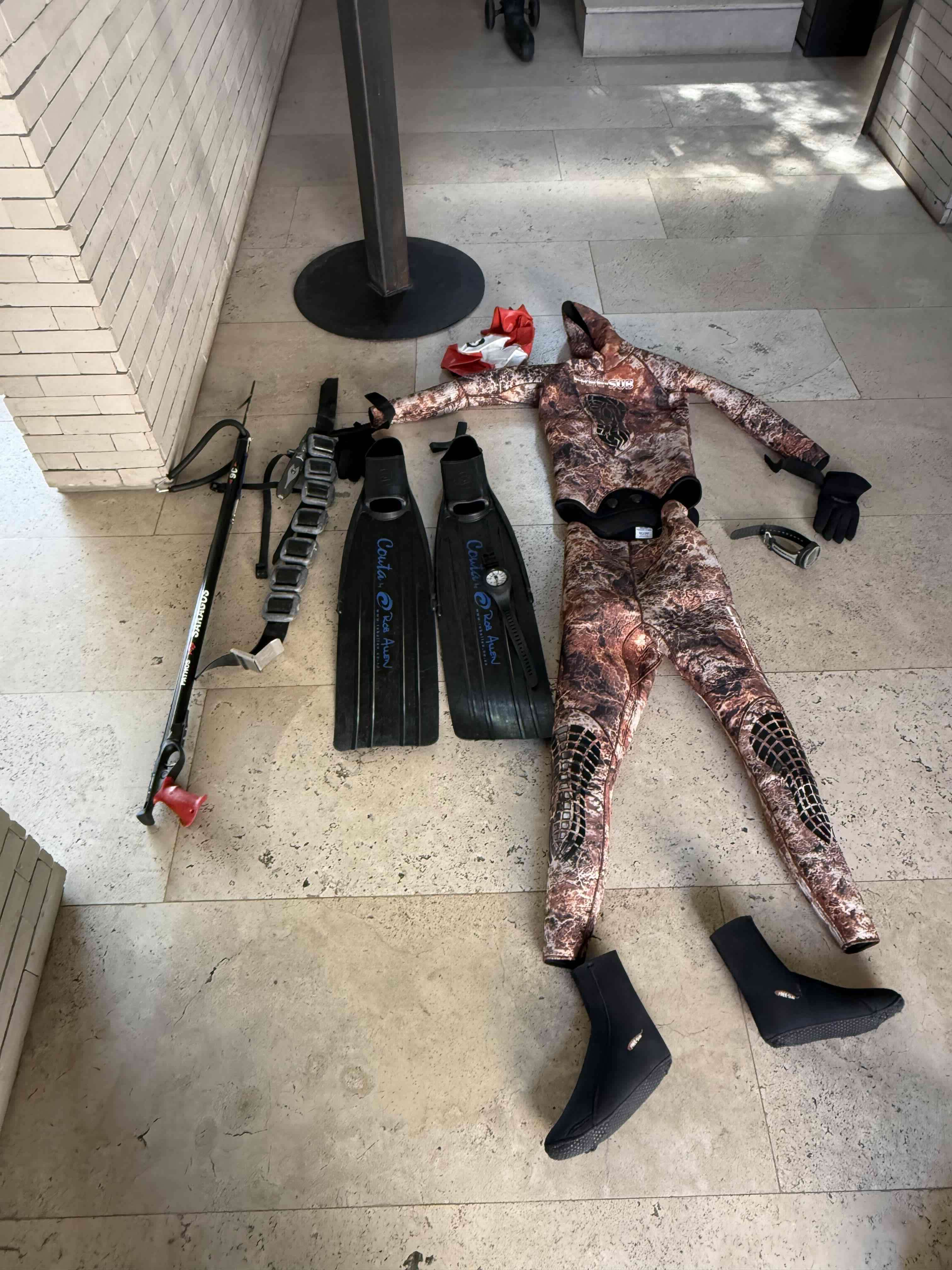 Equipo de buceo completo camuflado - miniatura 2