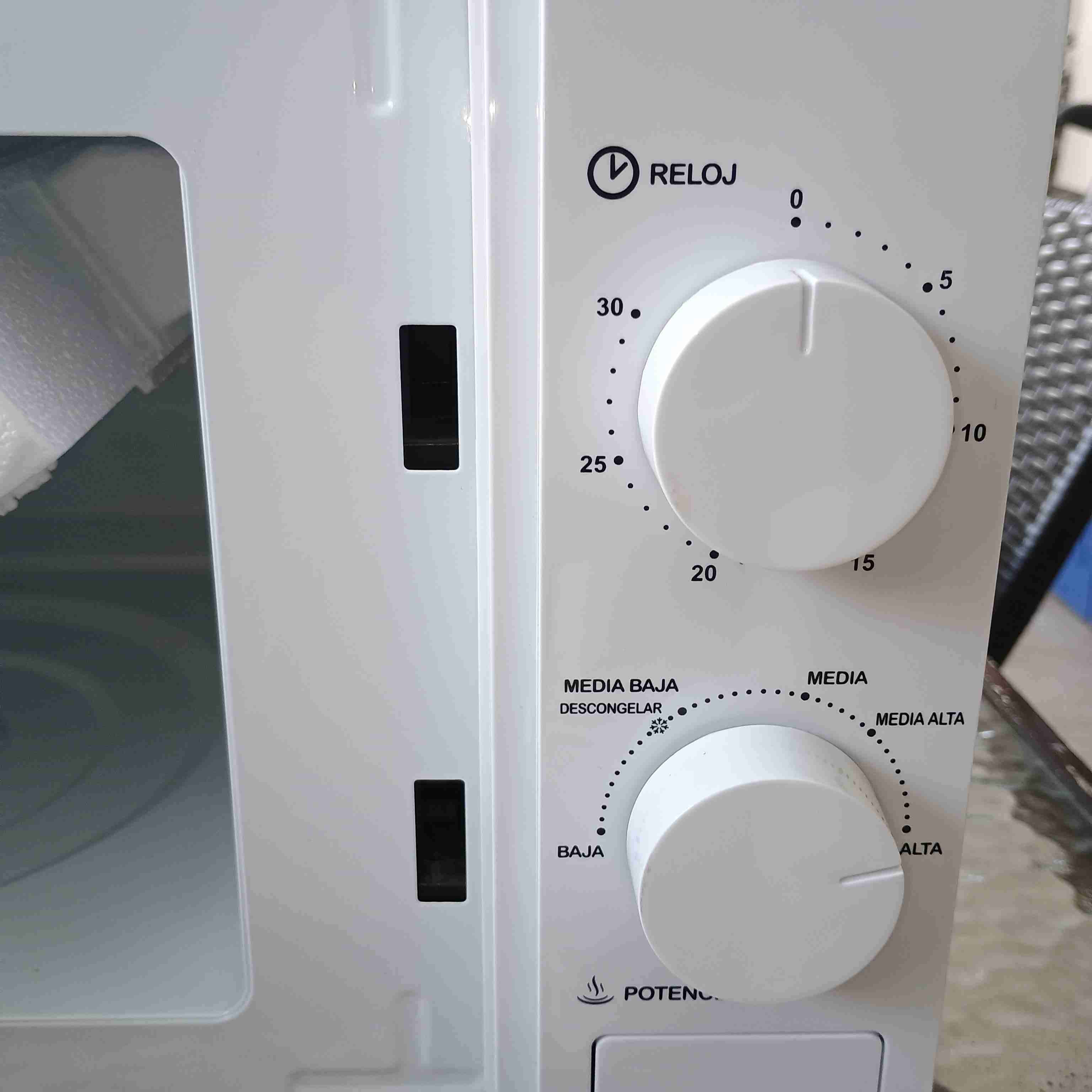 Microondas Thomas 16L con etiquetado C - 2