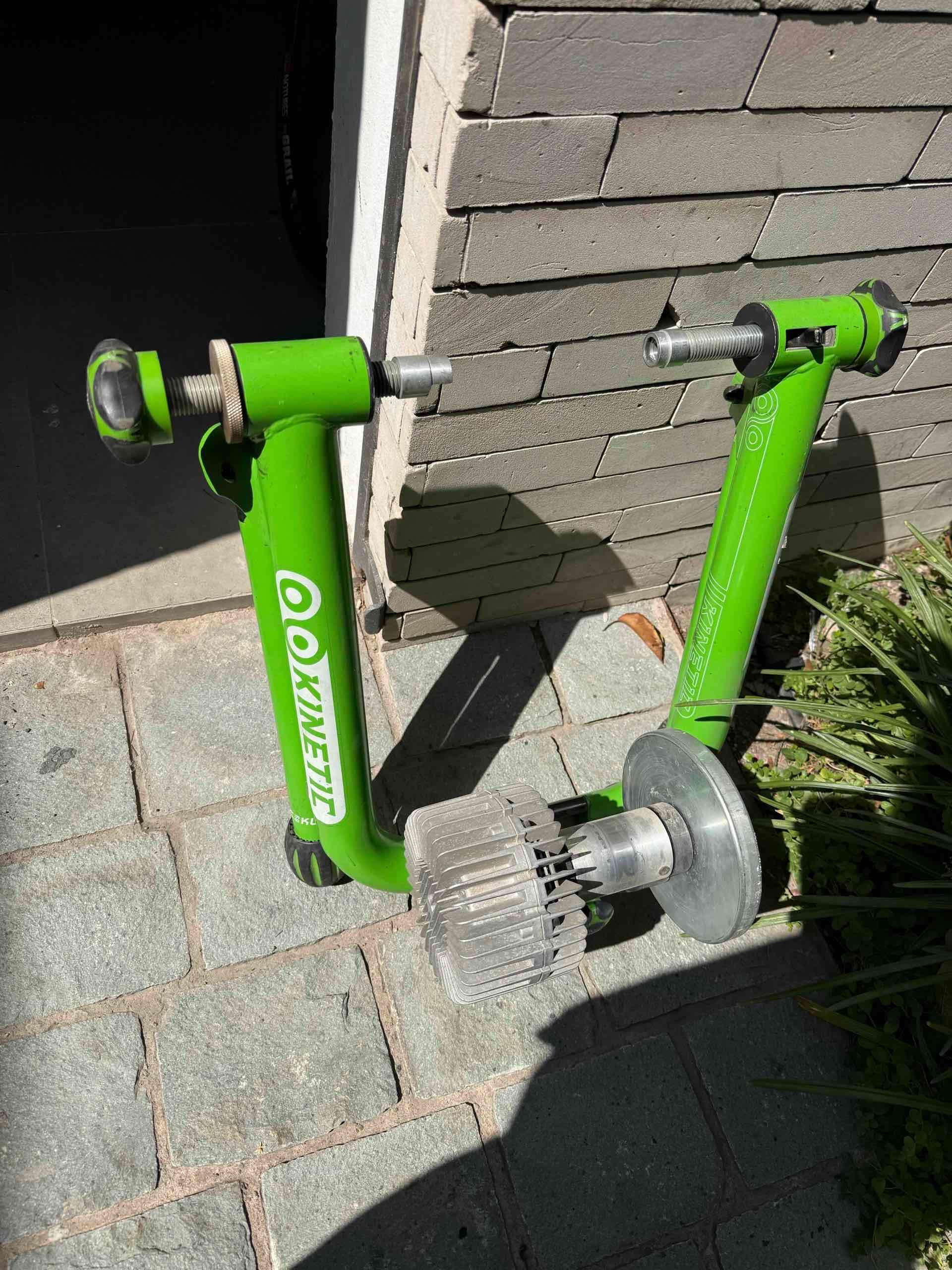 Rodillo entrenamiento bicicleta verde - miniatura 1