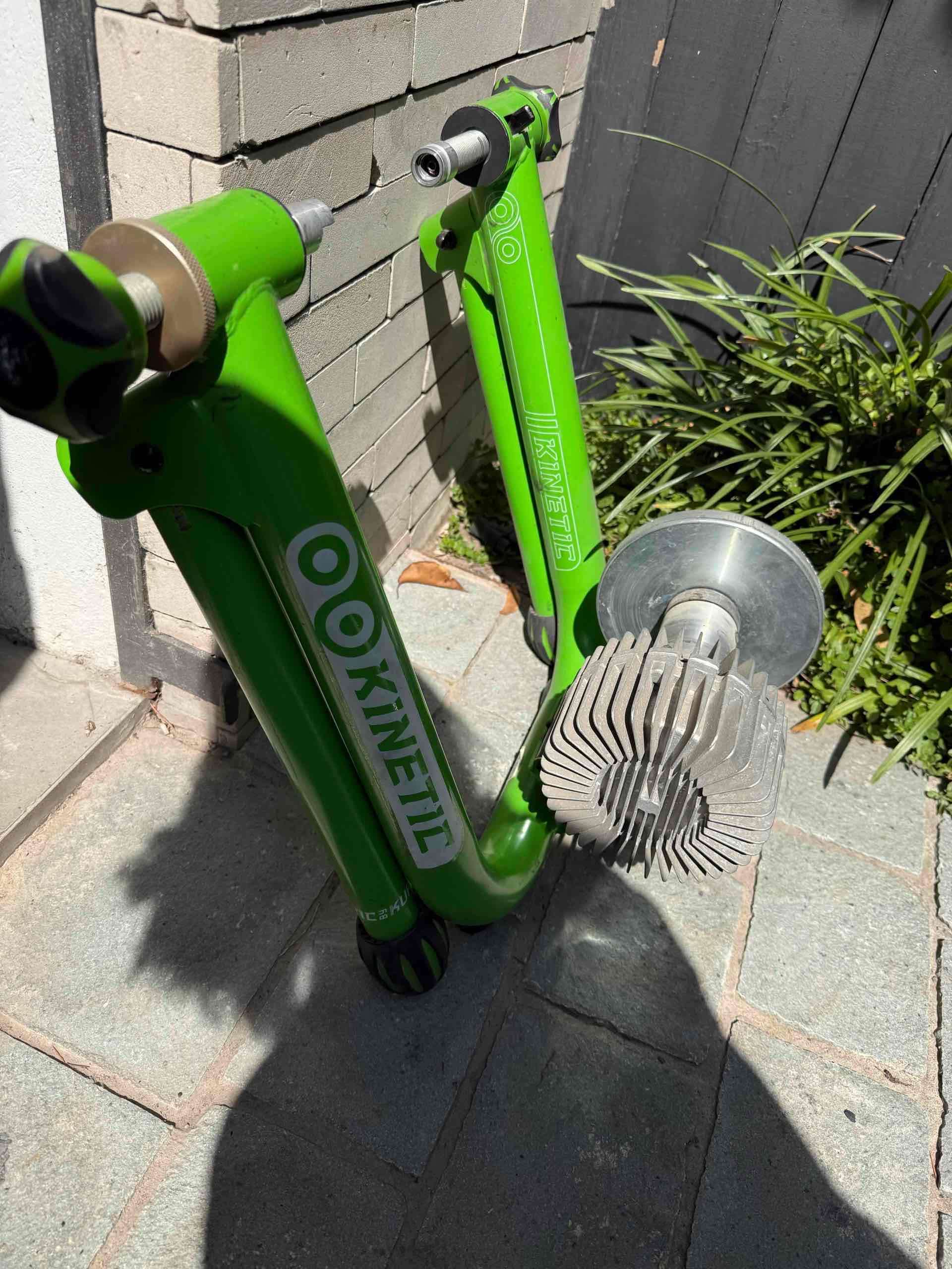 Rodillo entrenamiento bicicleta verde - miniatura 2