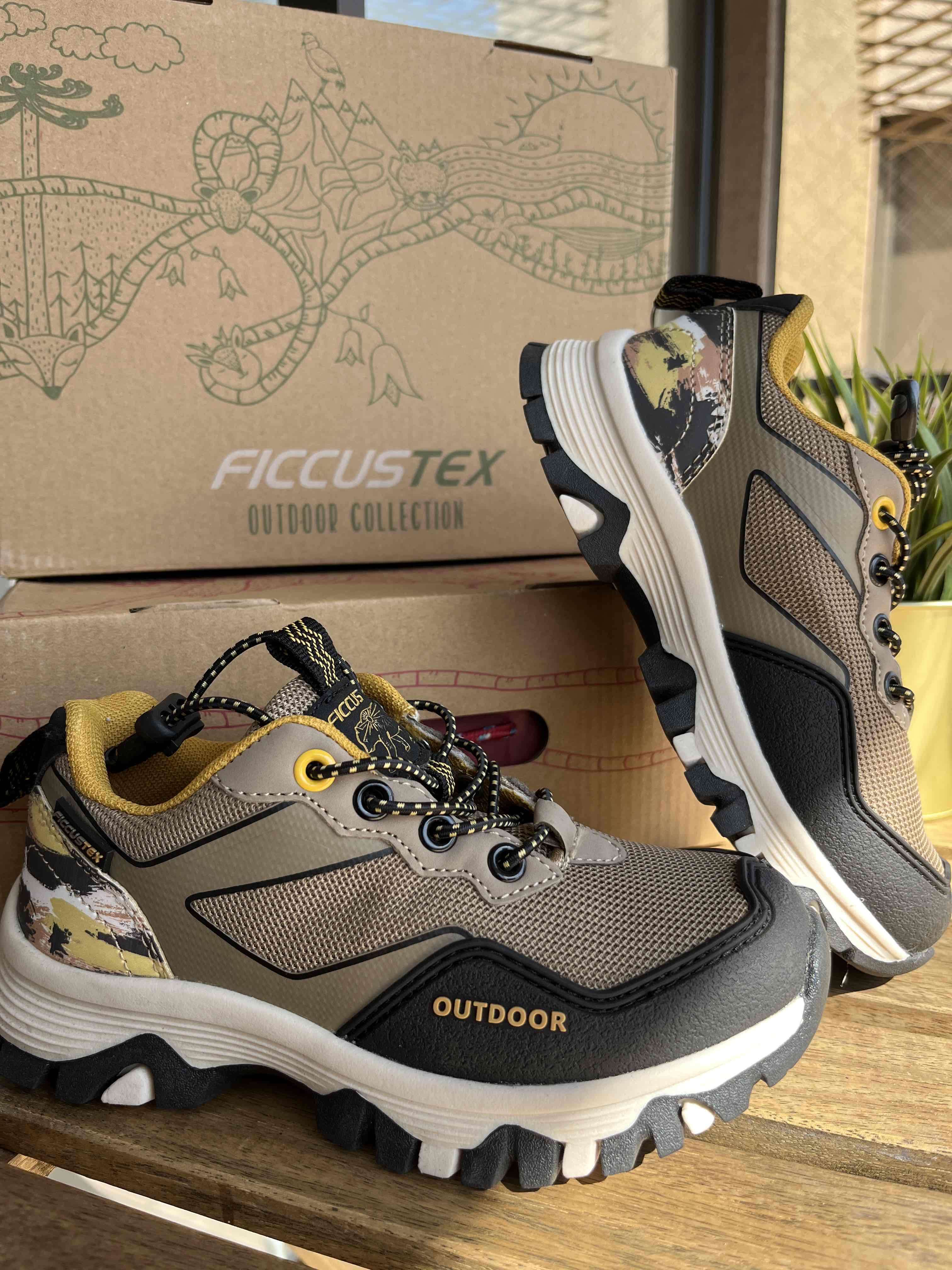 Zapatillas outdoor FICCUSTEX