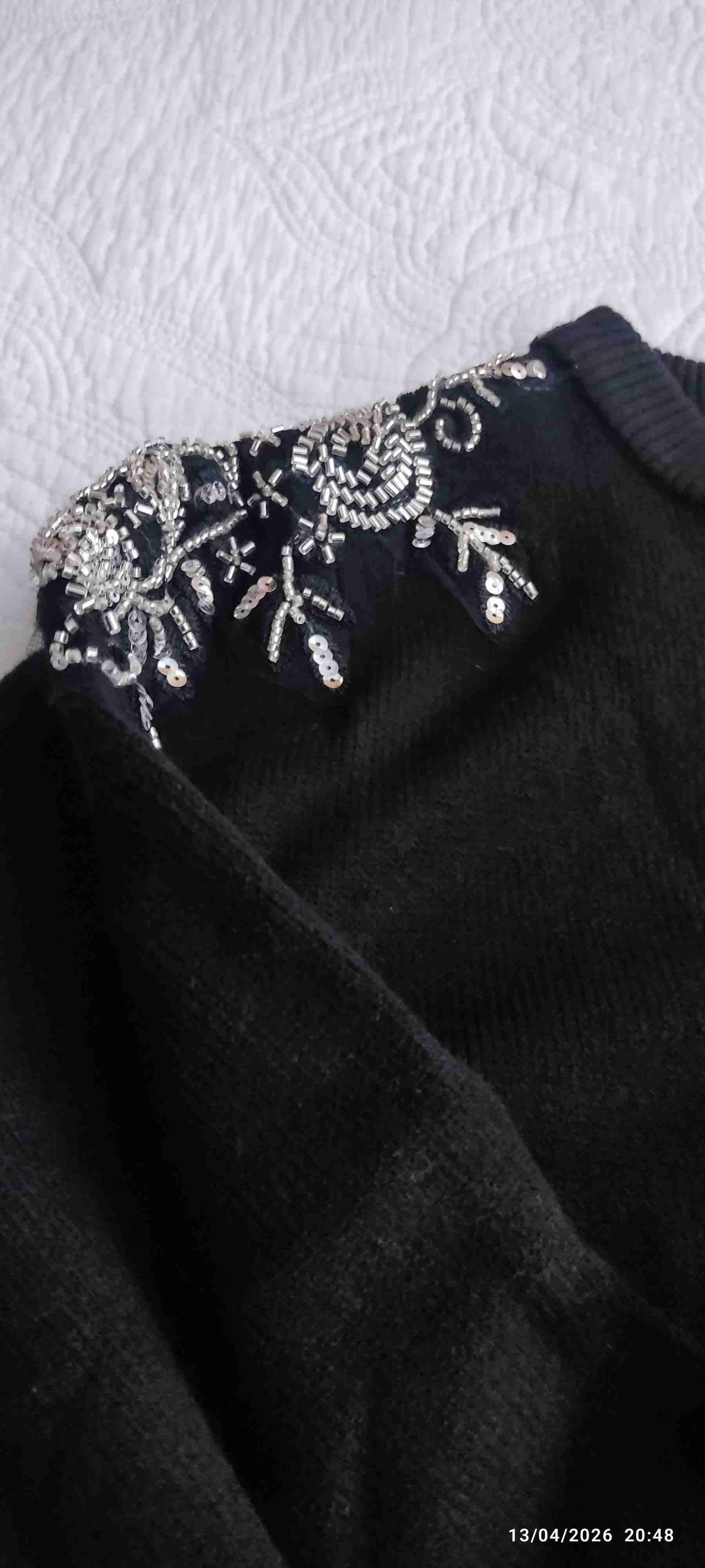 Sweater negro con bordado - 4