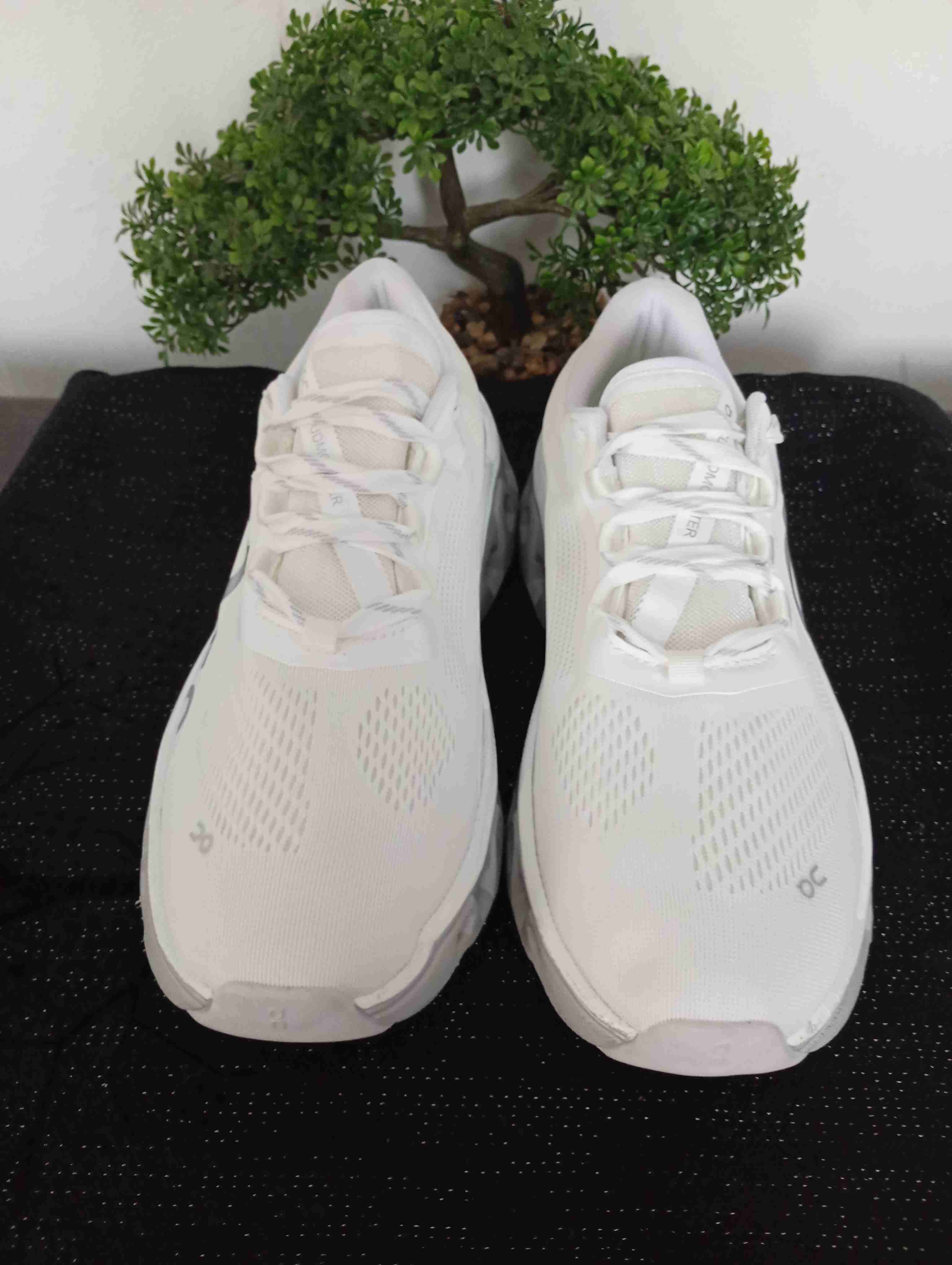 Zapatillas blancas deportivas - miniatura 4