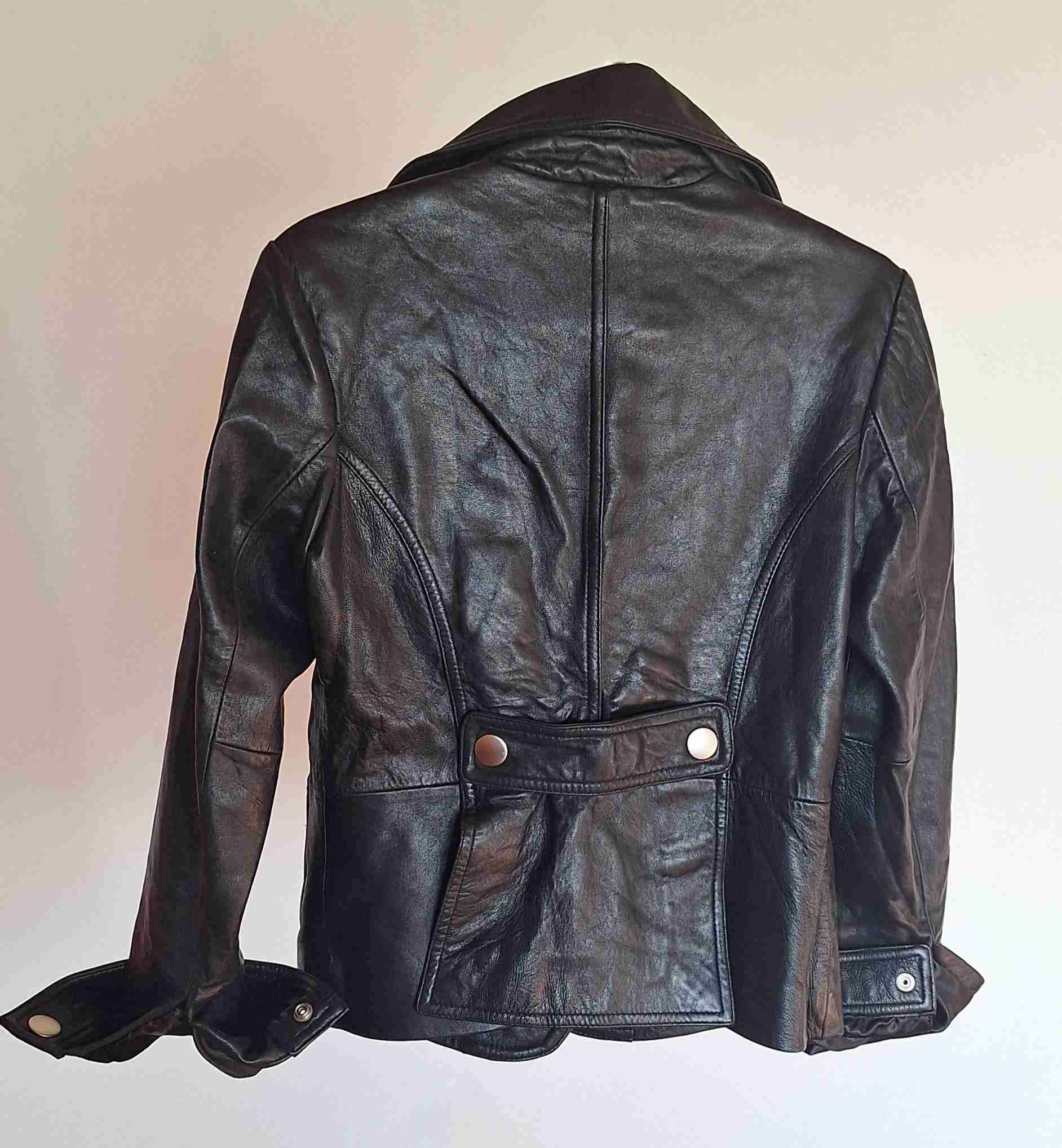 Chaqueta de cuero negra - miniatura 2