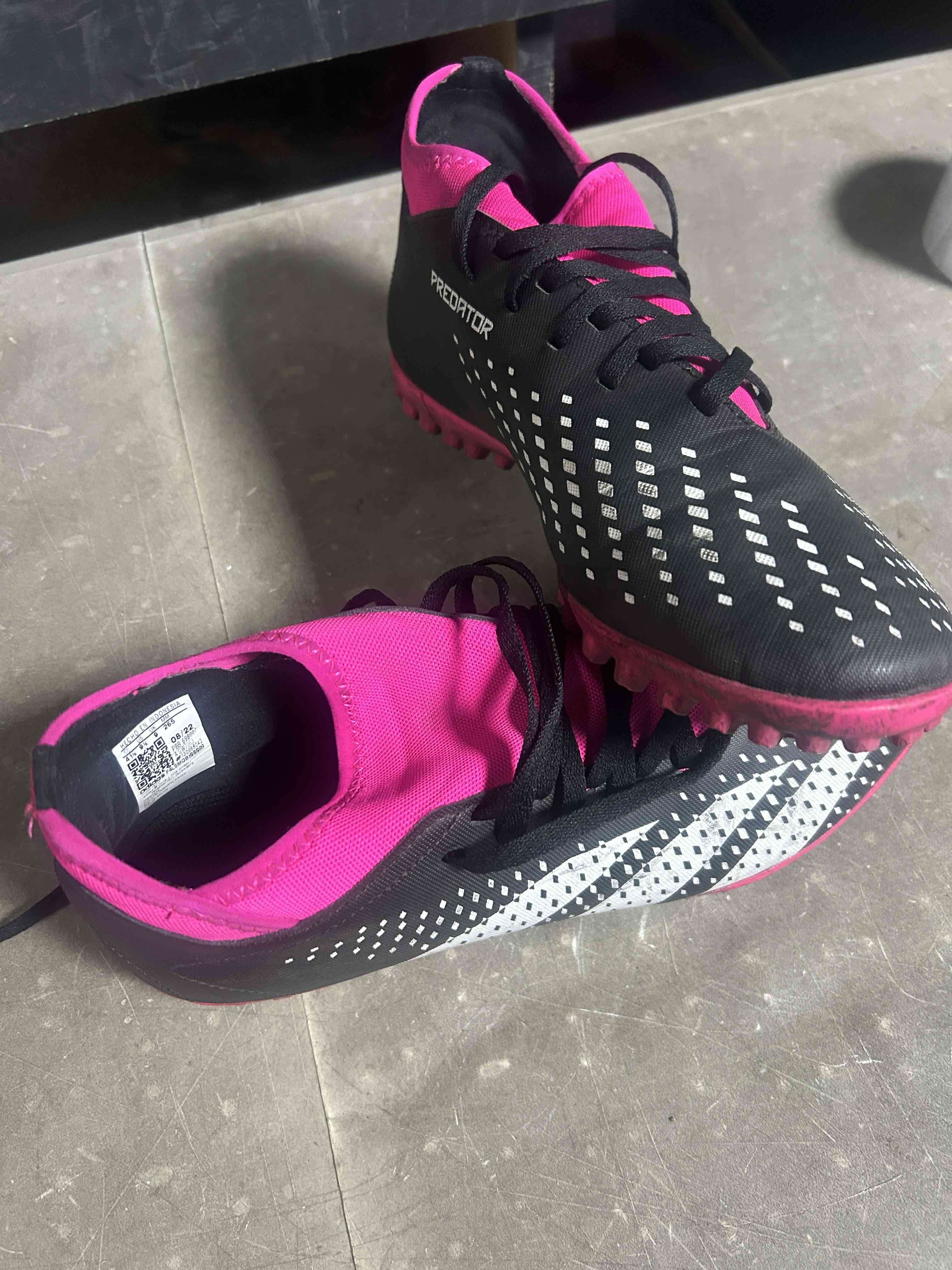 Zapatos deportivos negro y rosa - miniatura 1