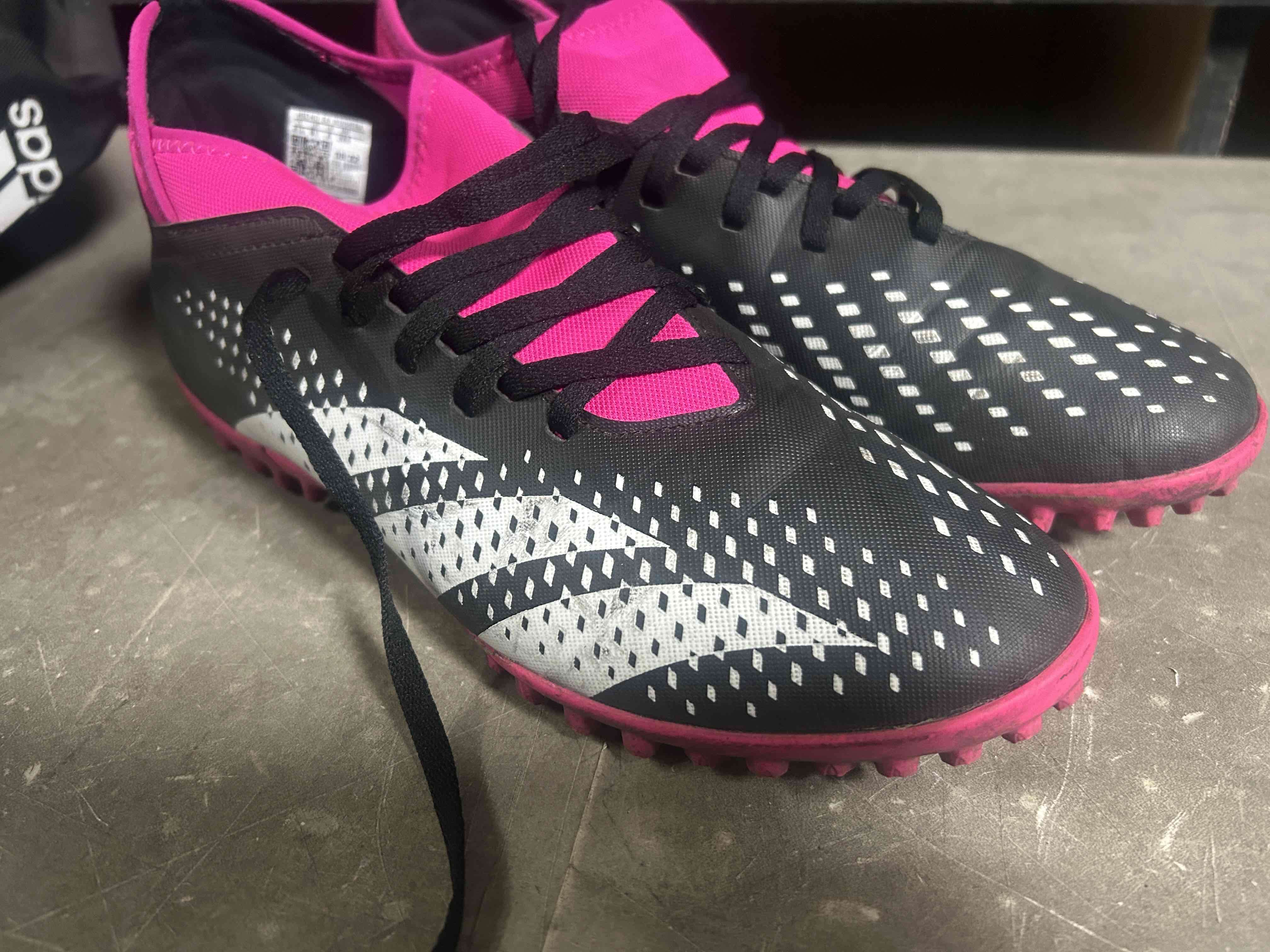 Zapatos deportivos negro y rosa - miniatura 5