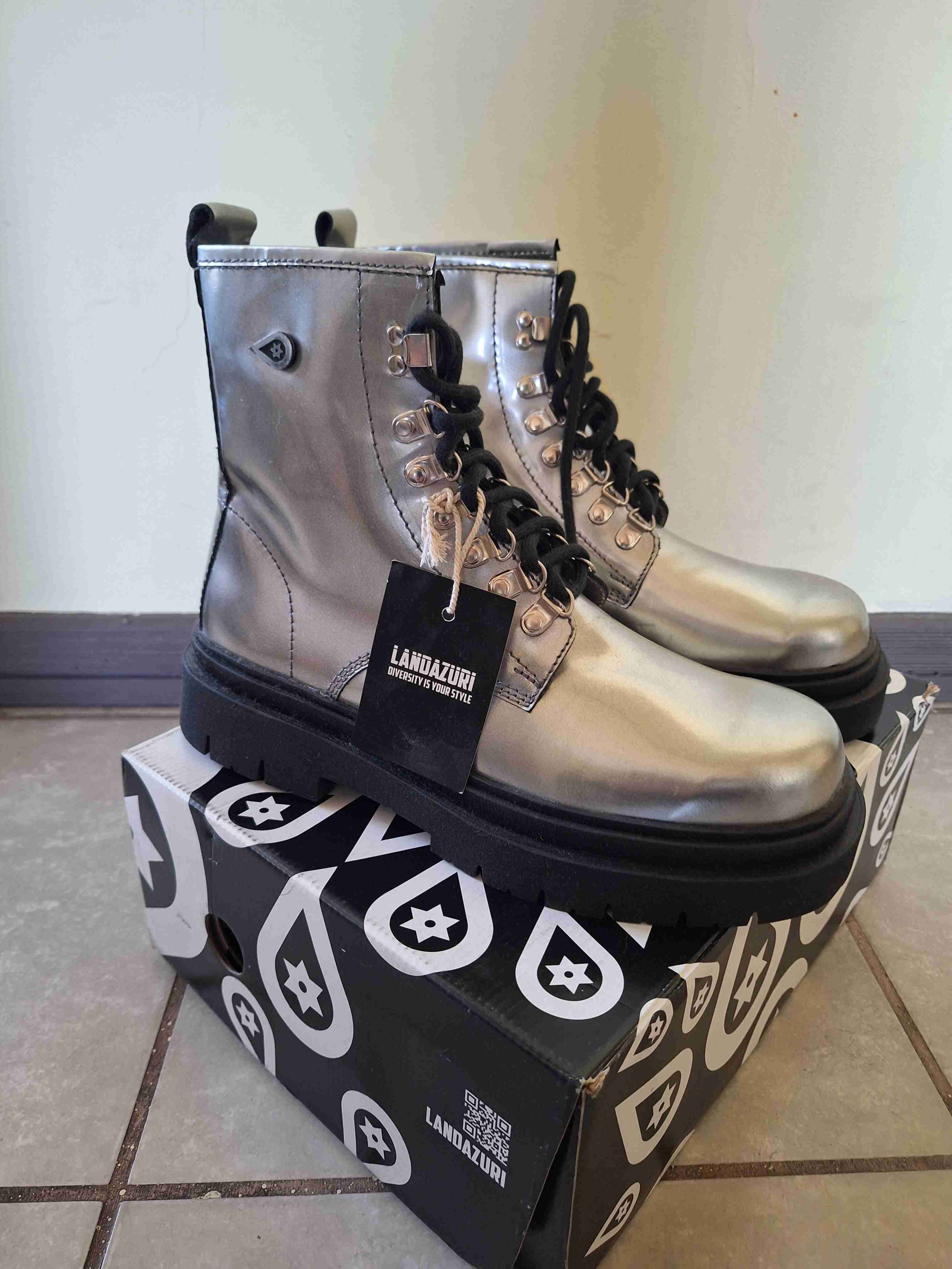 Botas plateadas de Landazuri - 1