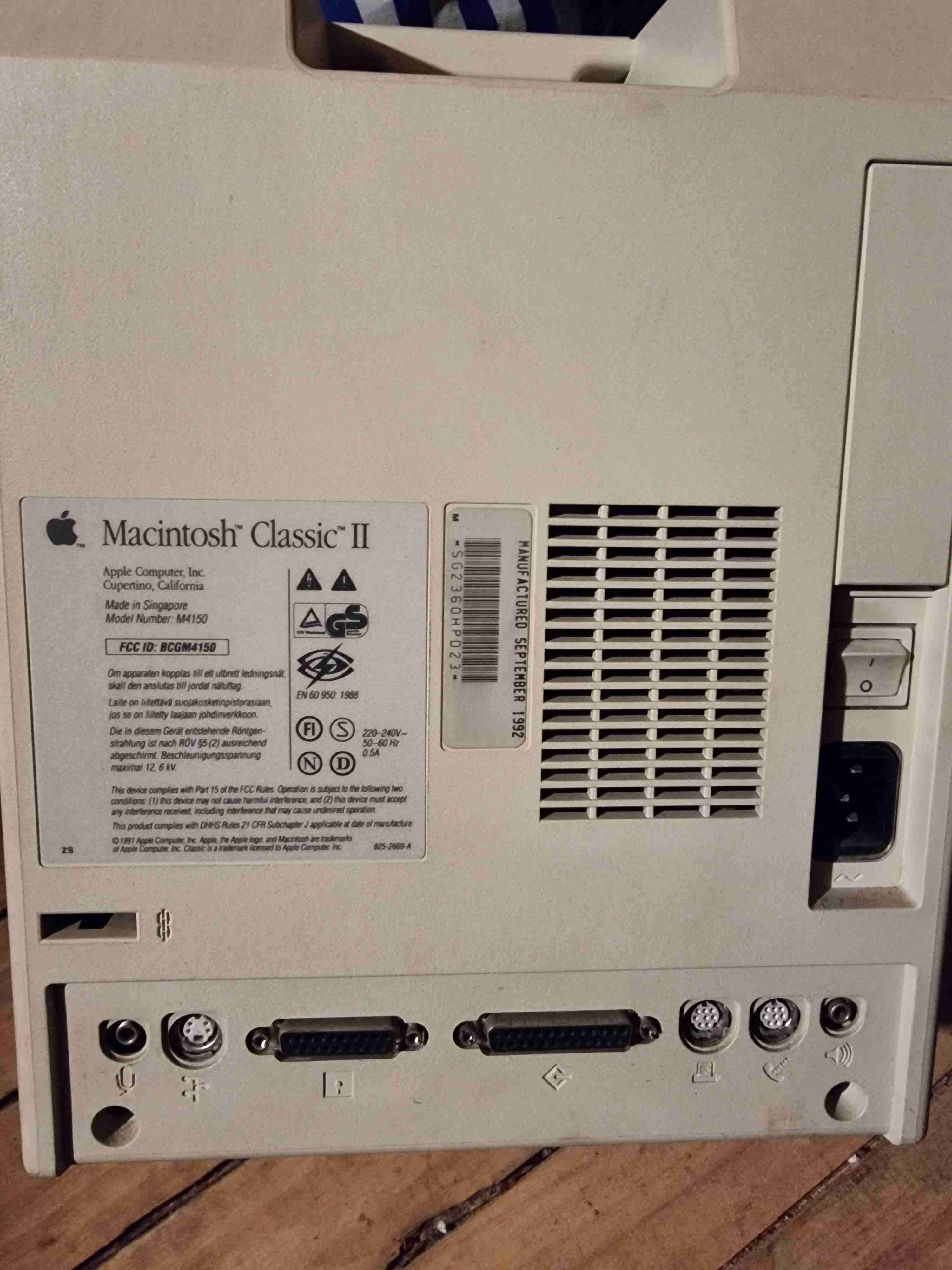 Macintosh Classic II vintage - 2