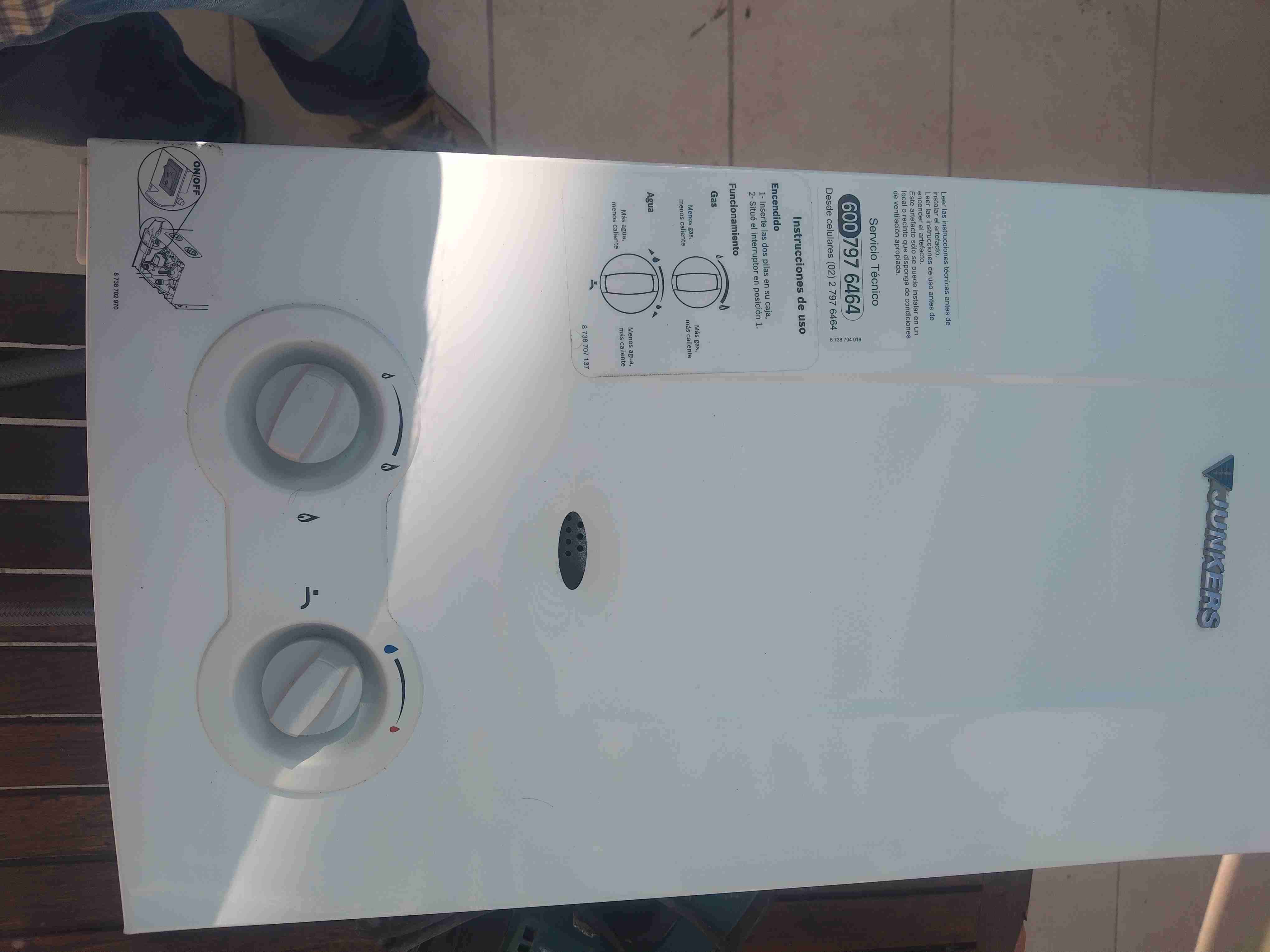 Calentador de agua Junkers blanco - 1