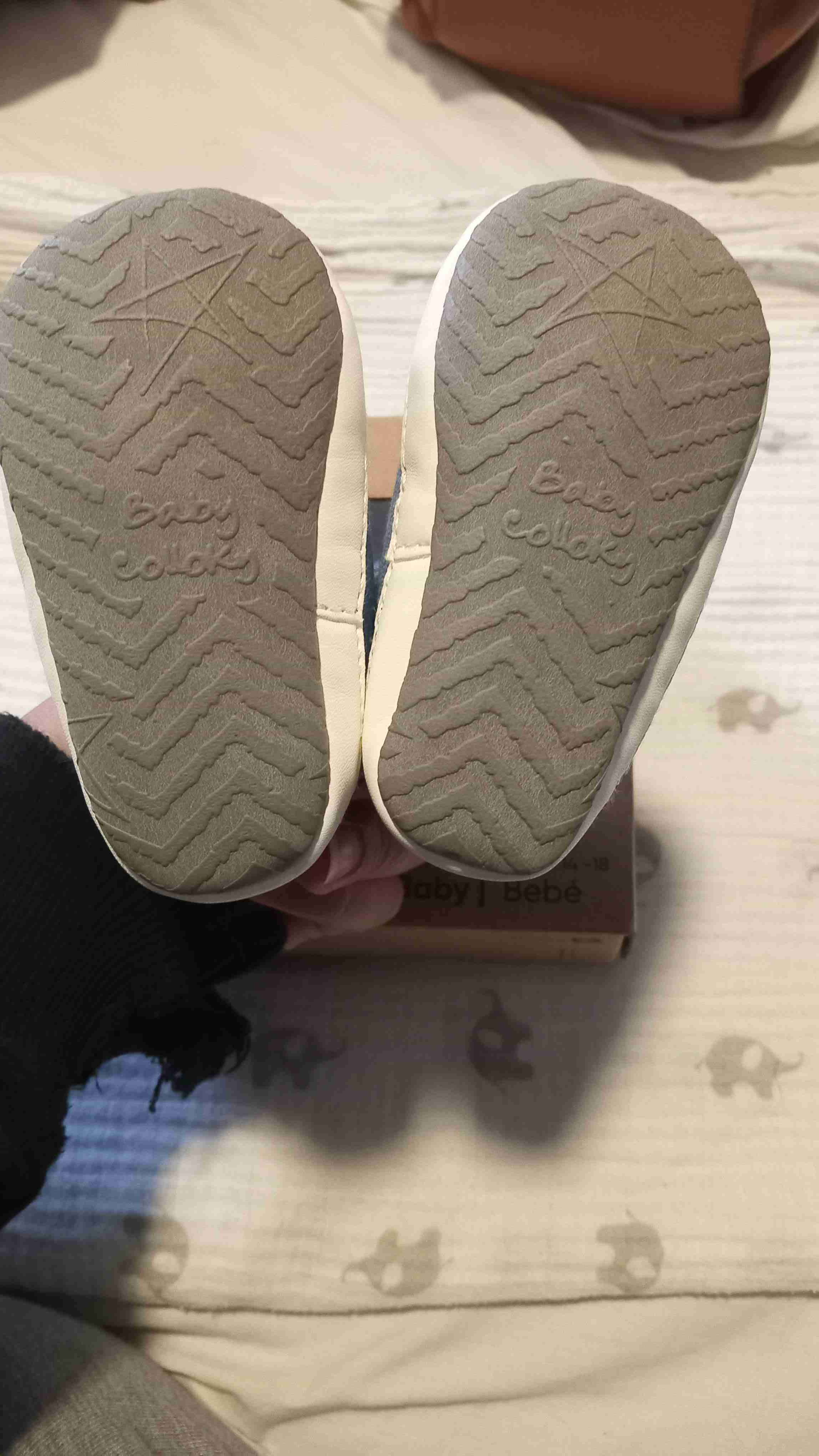 Zapato de bebé azul con cohetes - miniatura 3