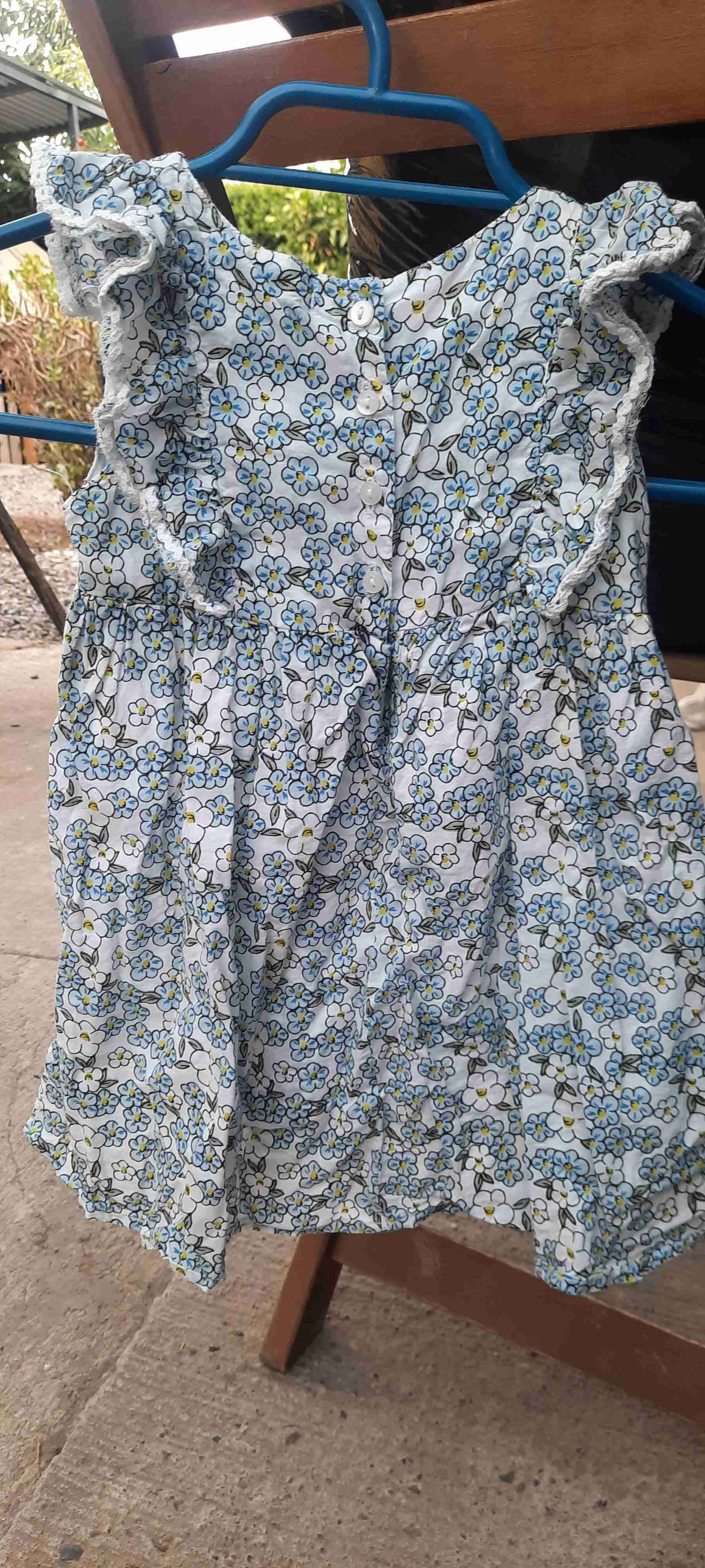 Vestido infantil con flores - miniatura 2