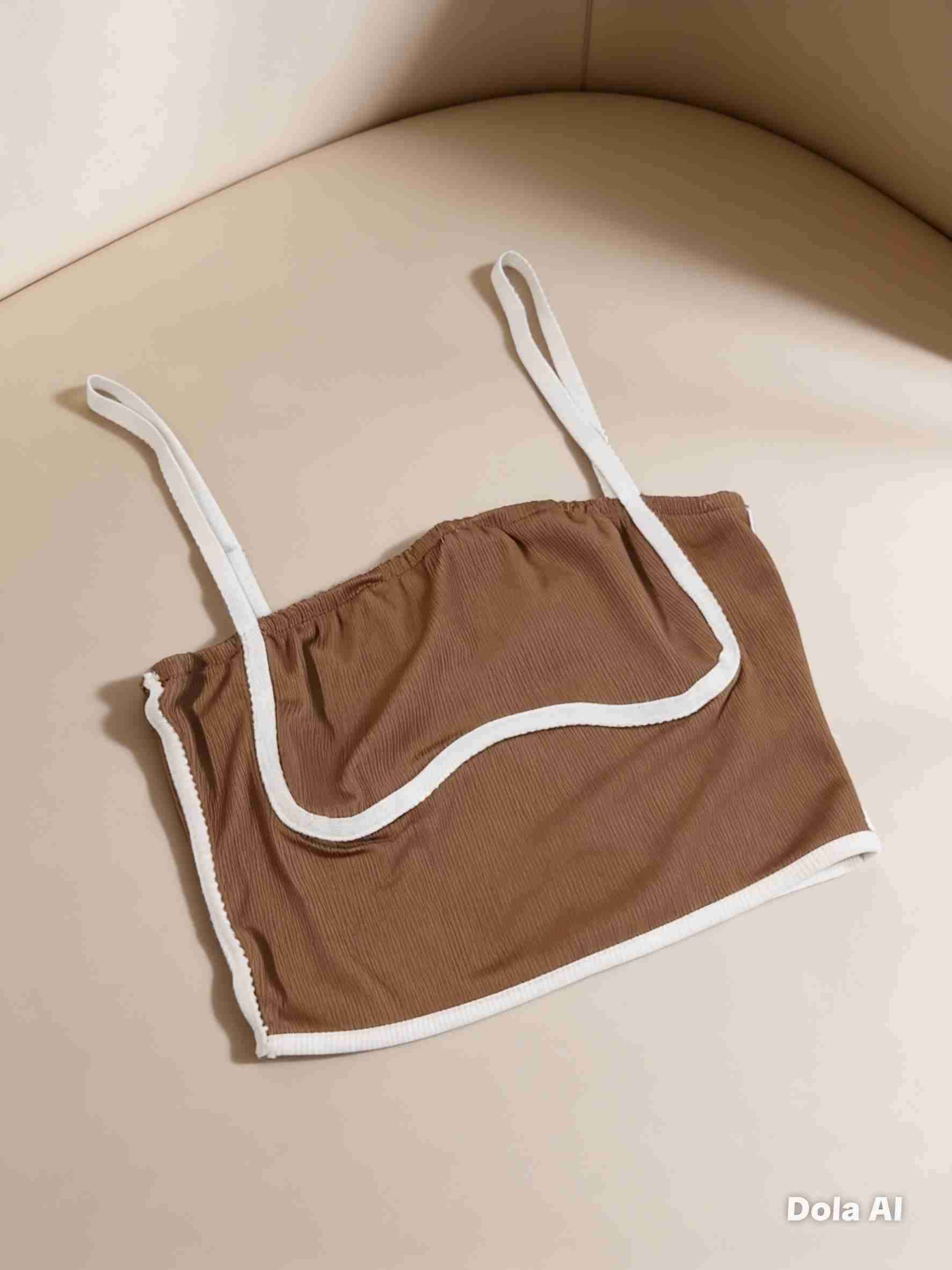 Top marrón con tirantes