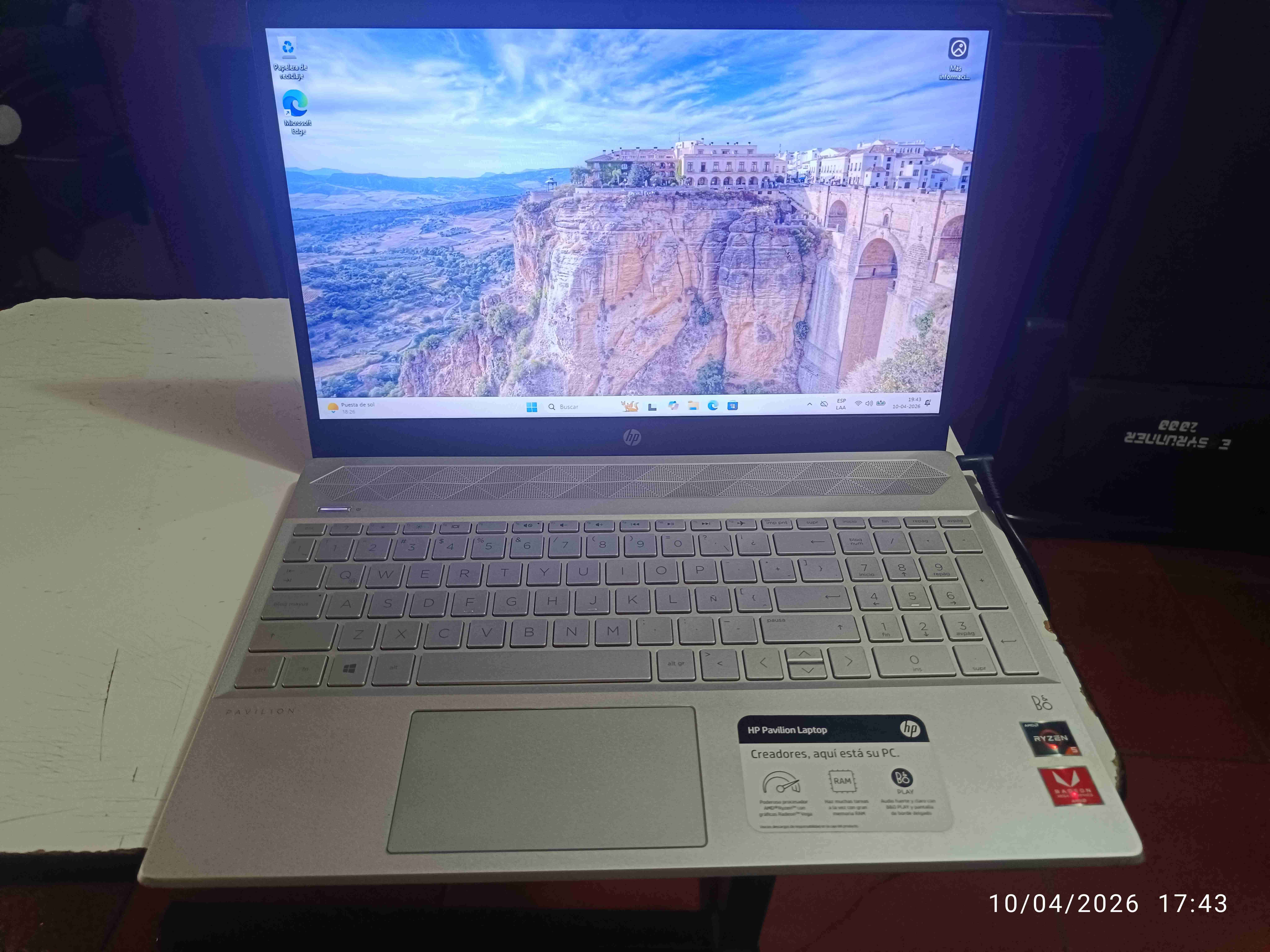 Laptop HP Pavilion 15.6 pulgadas - 1