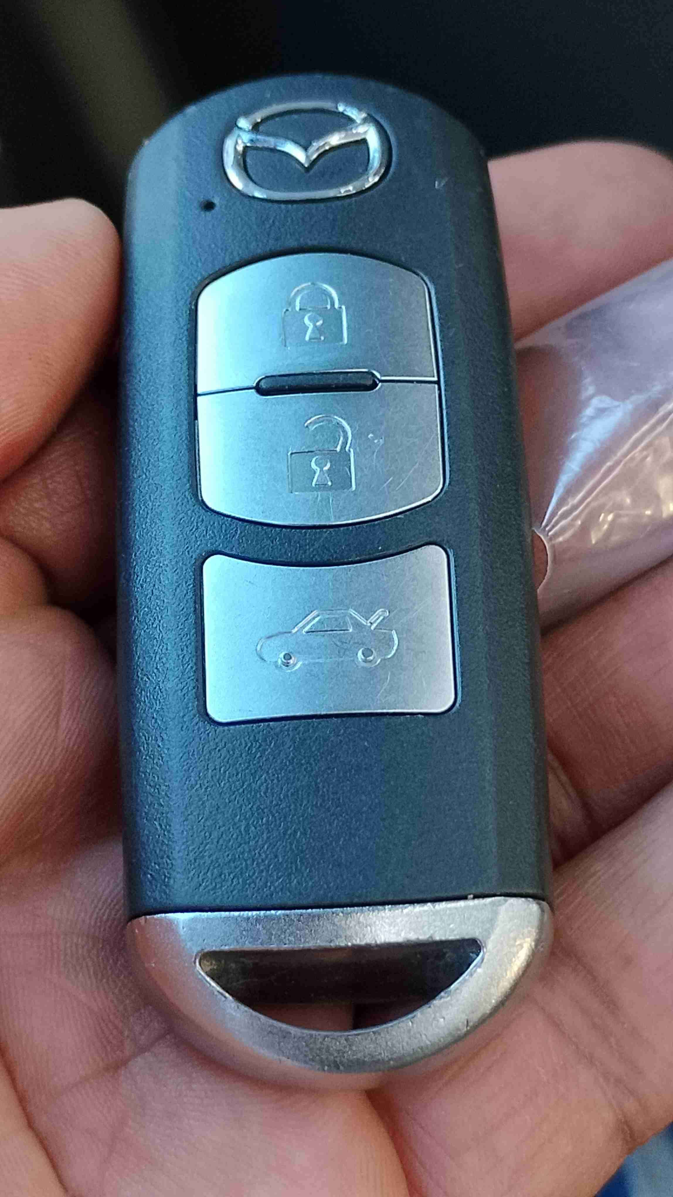 Carcasa Mazda 3 botones - 2