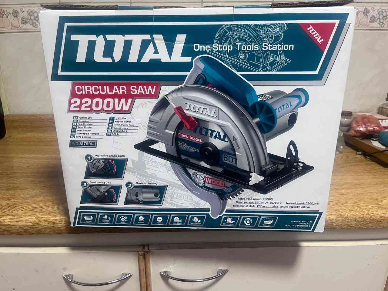 Sierra circular Total 2200W