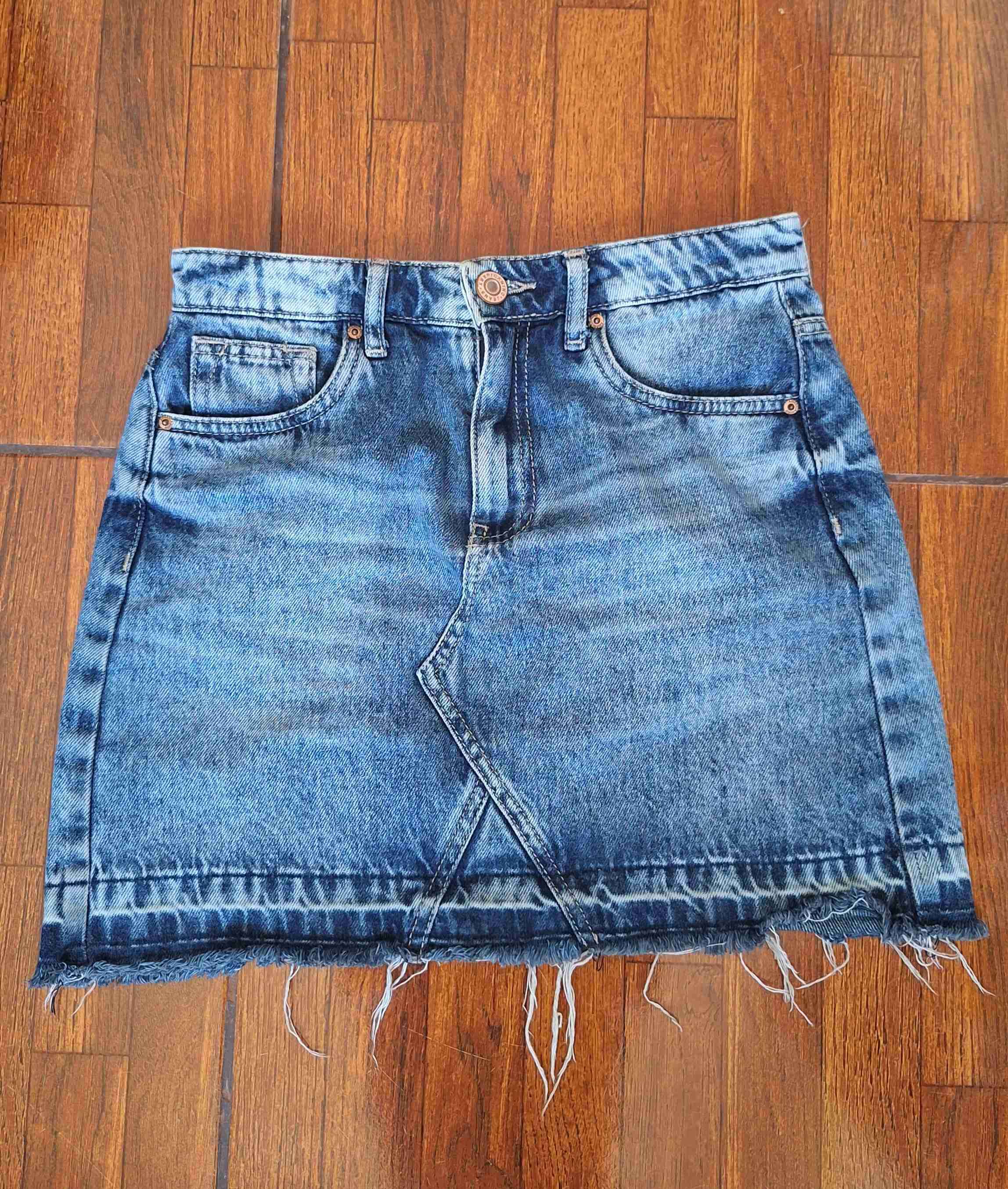Falda de mezclilla corta