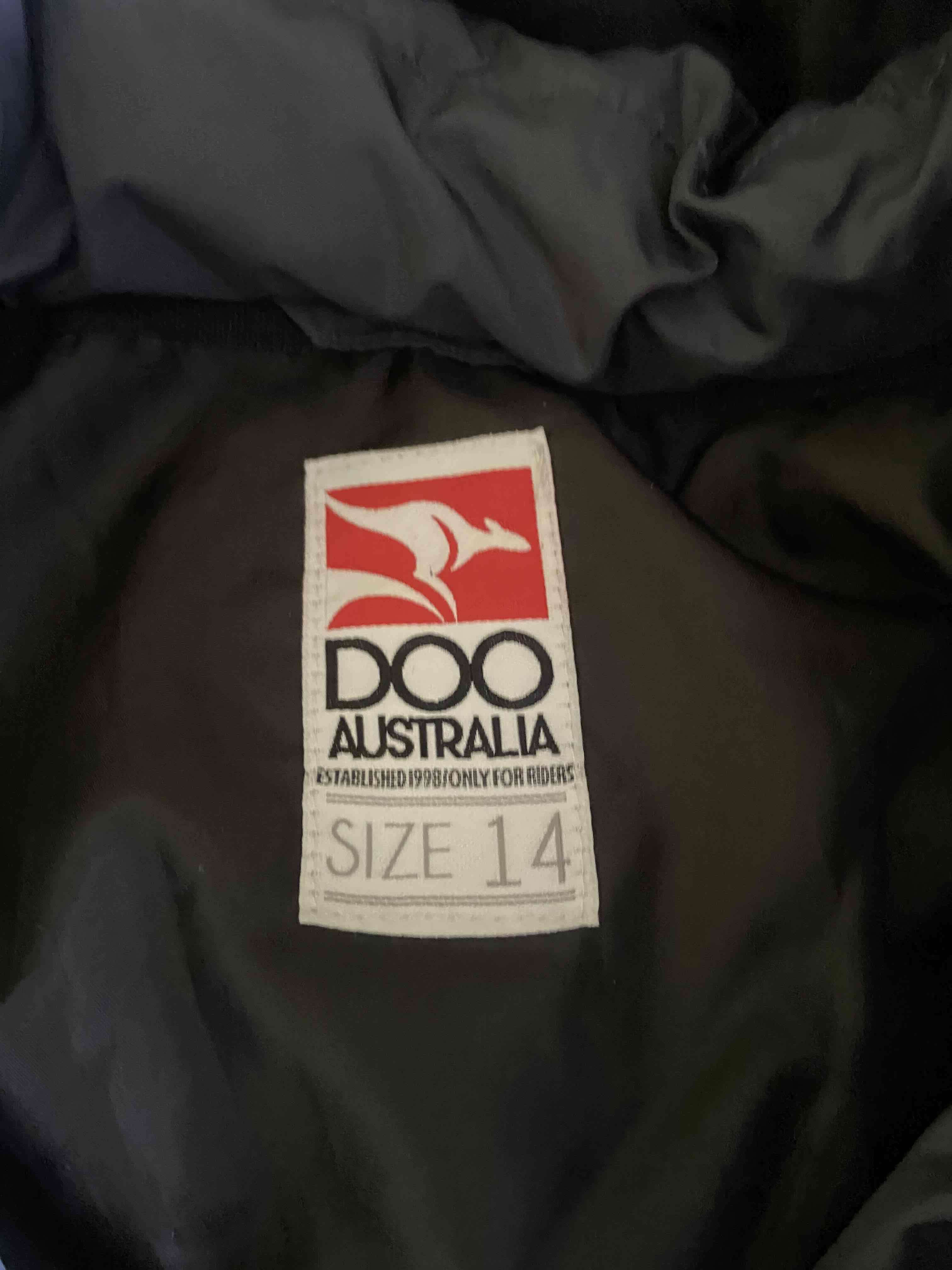 Parka gris con capucha marca Doo Australia - 4