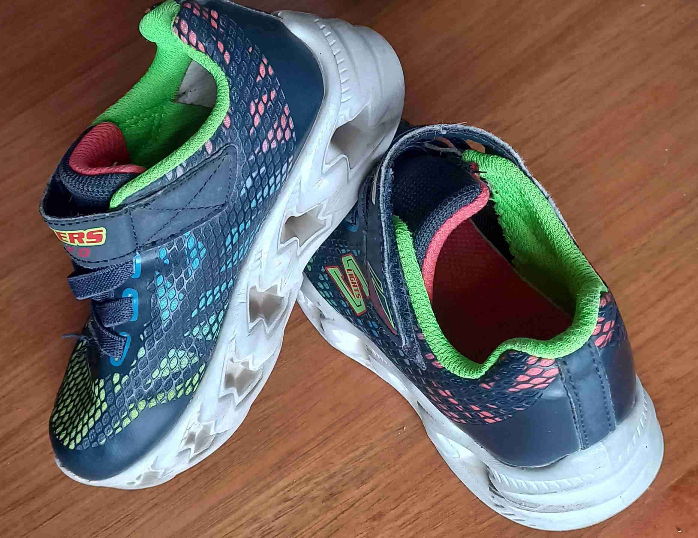 Zapatillas infantiles Skechers con luces - miniatura 2