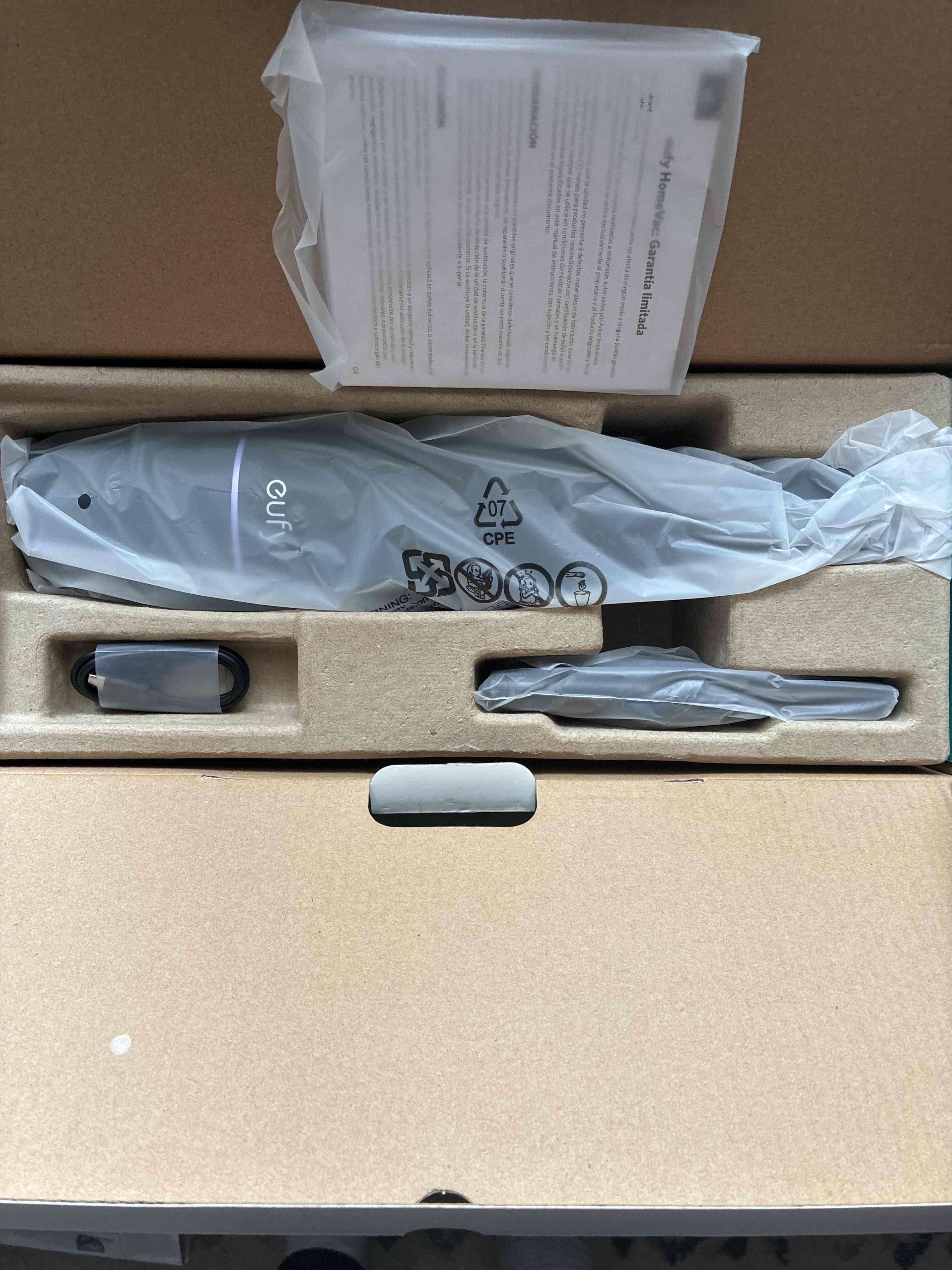 Aspiradora de mano nueva - 1