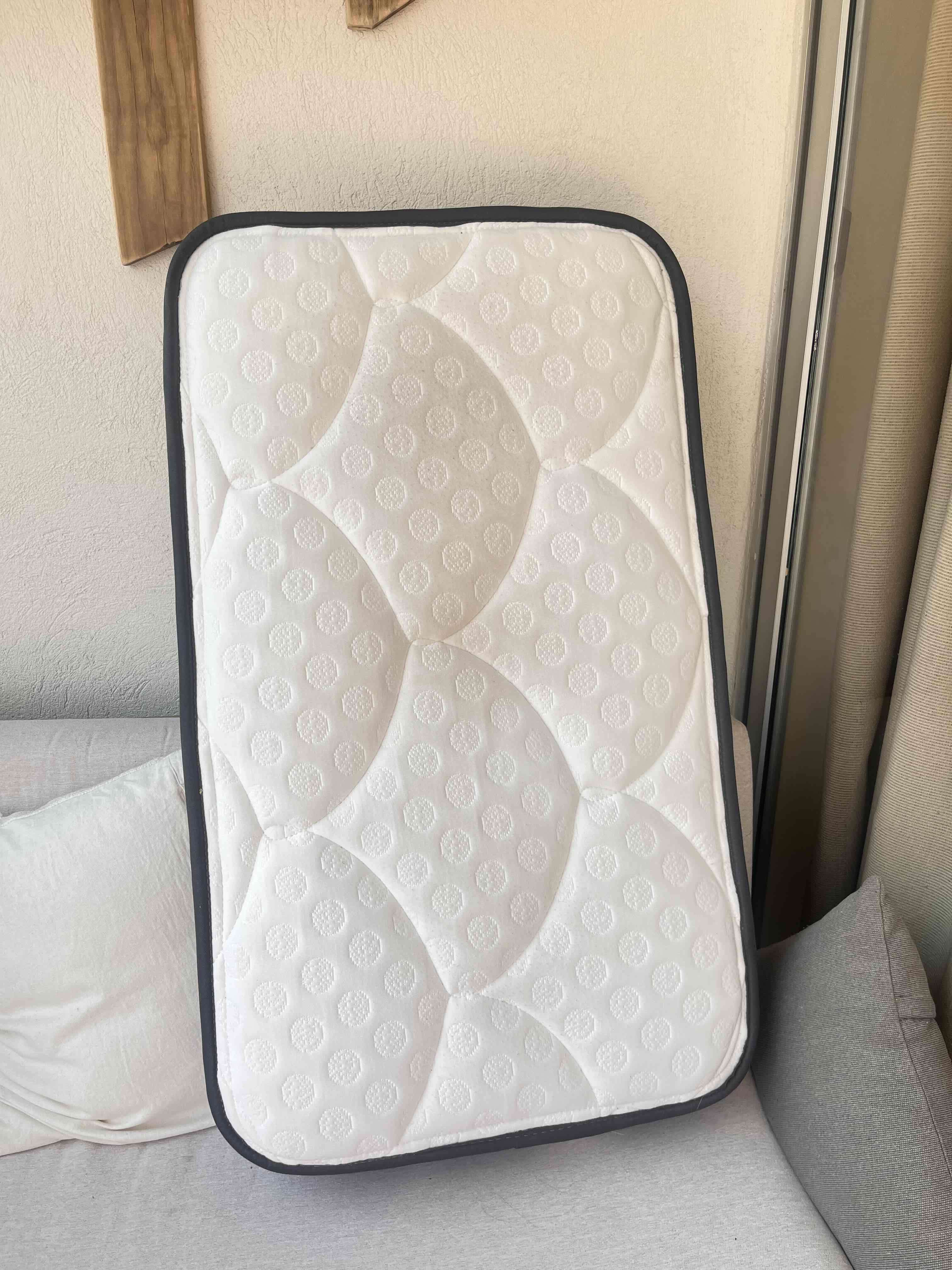 Colchón blanco suave para cuna - 1