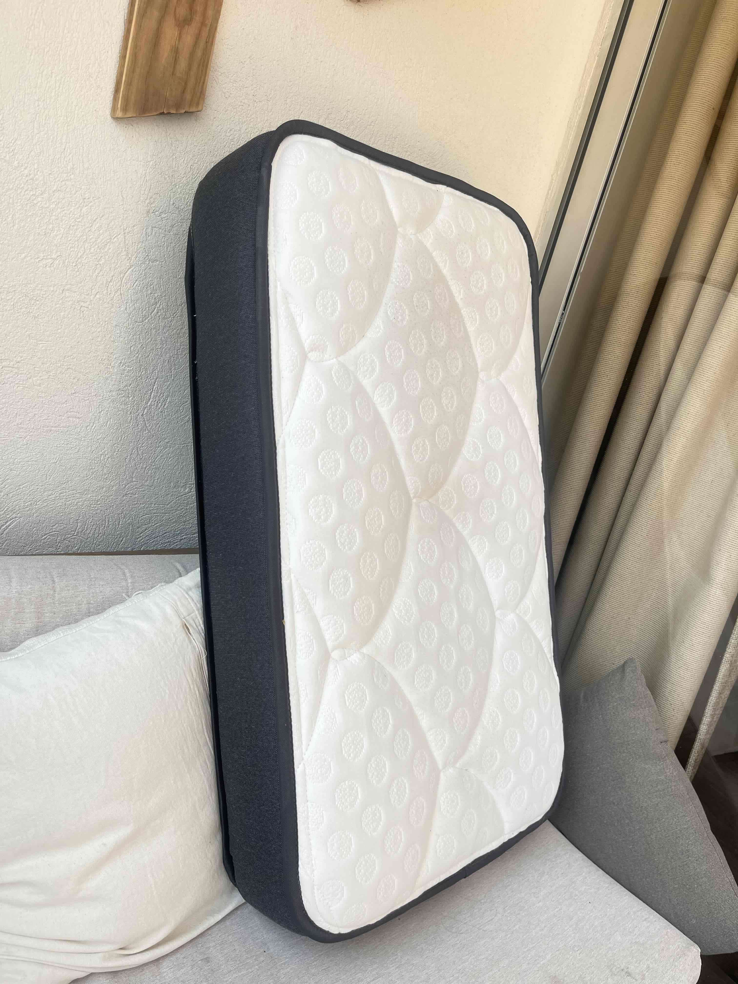 Colchón blanco suave para cuna - 2