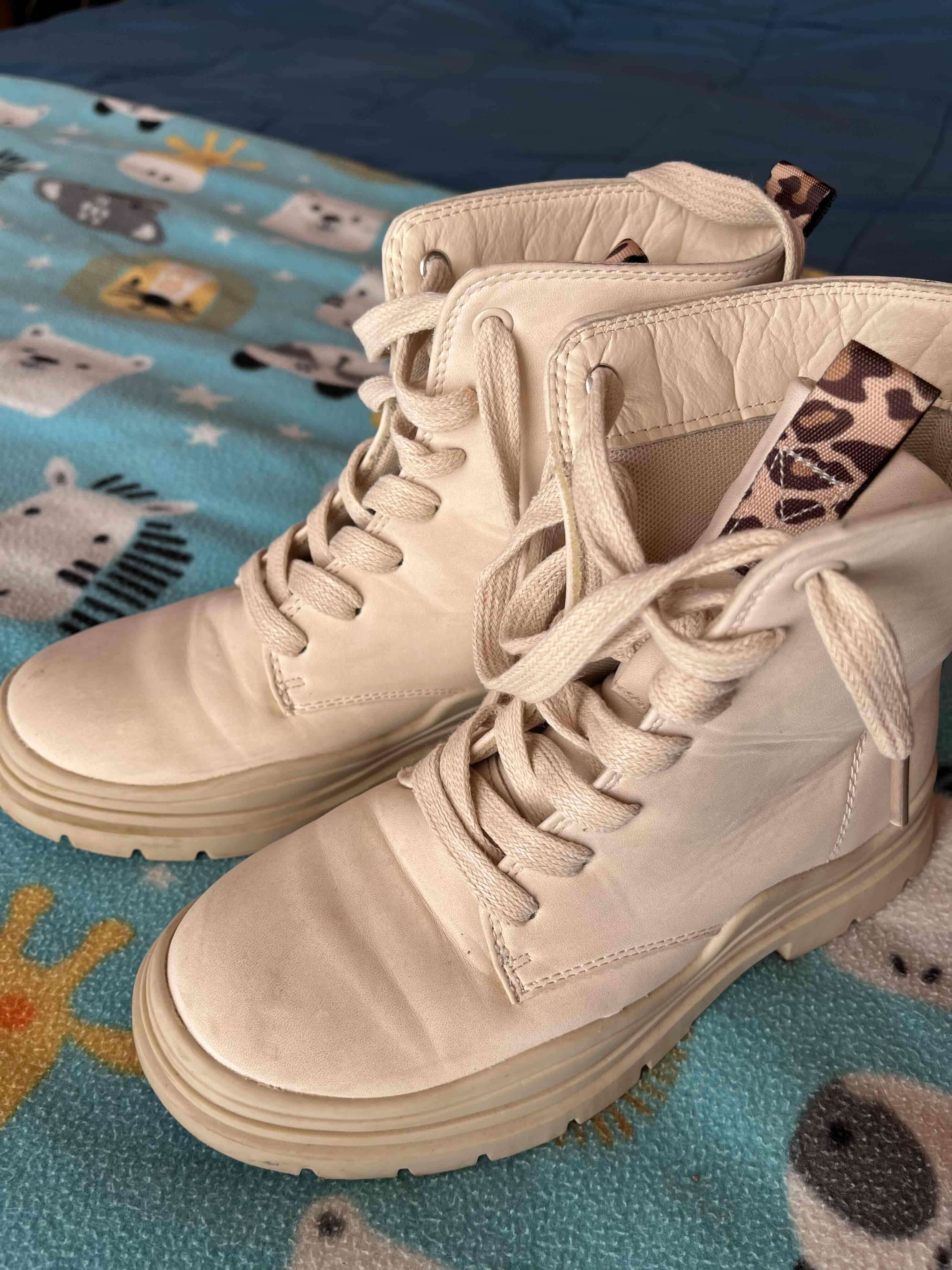 Botines beige con cordones - 2