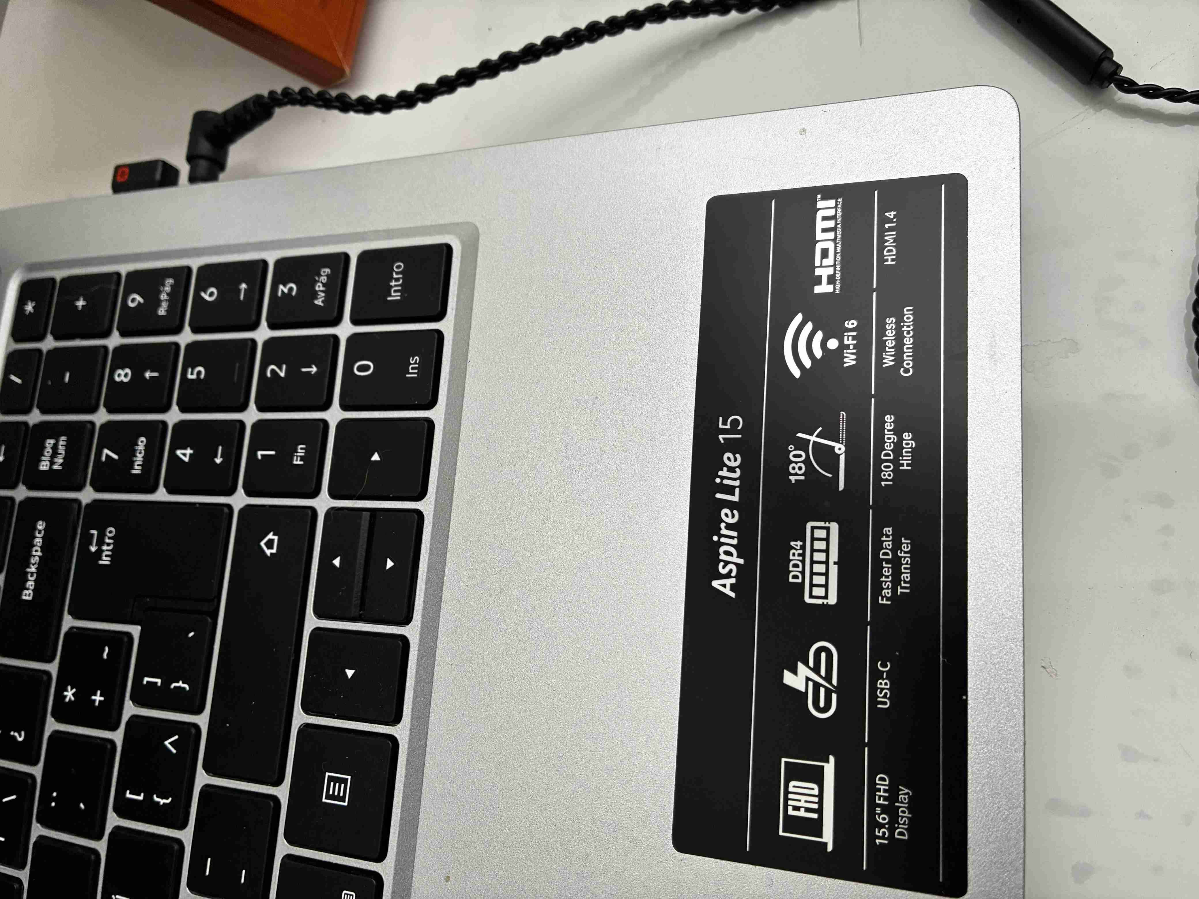 Notebook Acer Aspire 15.6 pulgadas - miniatura 2