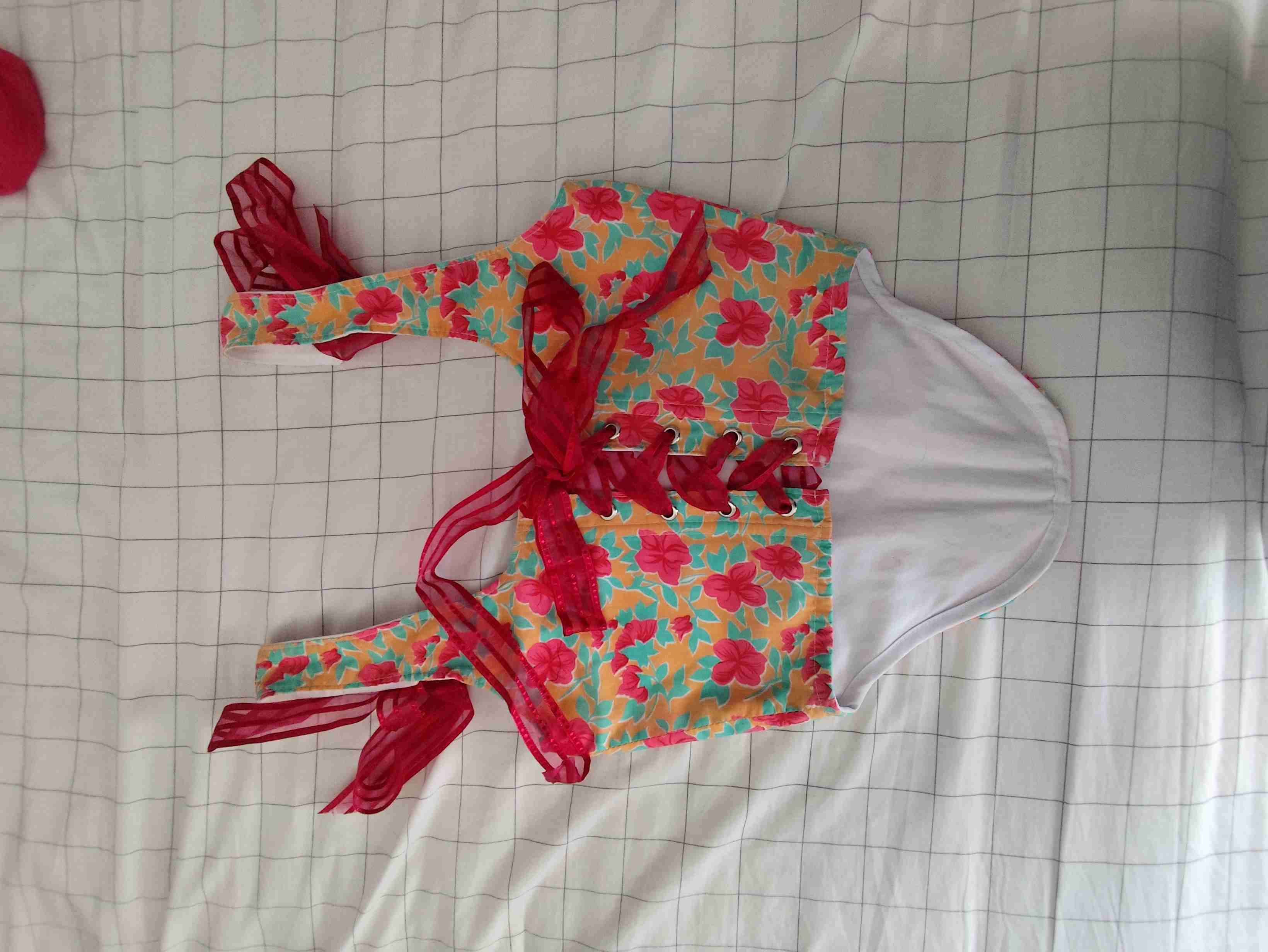 Corset con barbas y lazos. - miniatura 3