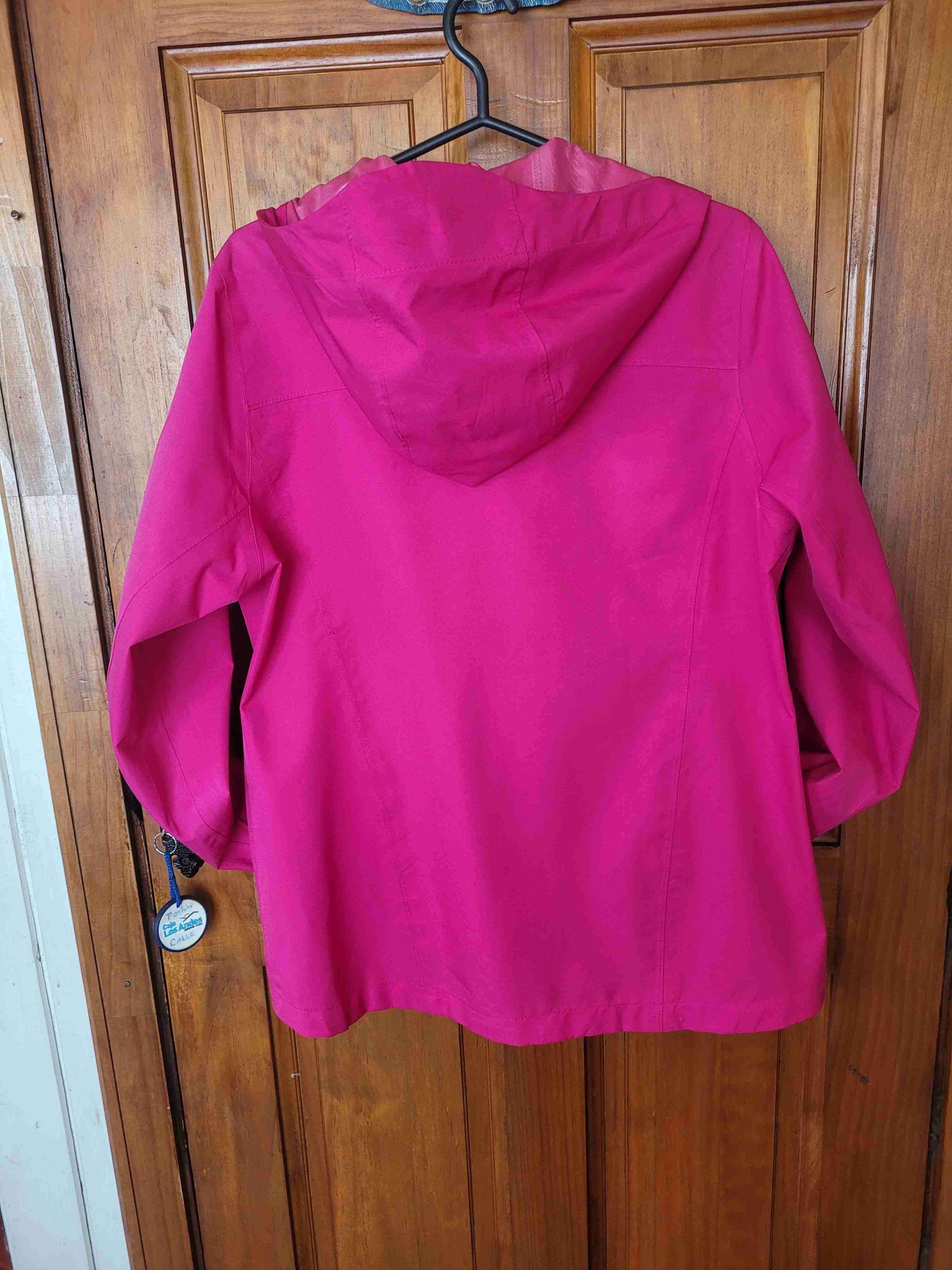 Chaqueta liviana fucsia - miniatura 4