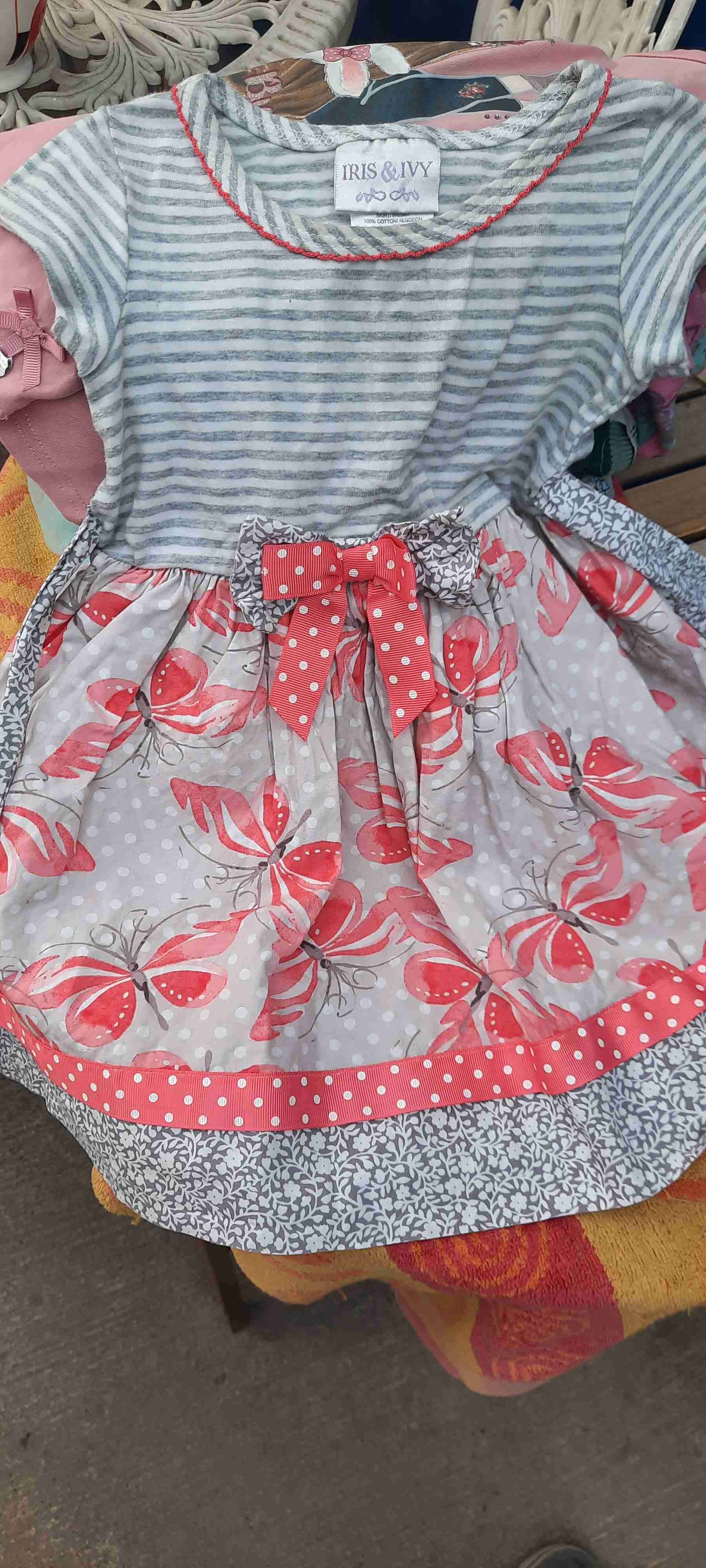 Vestido infantil a rayas y flores - 1