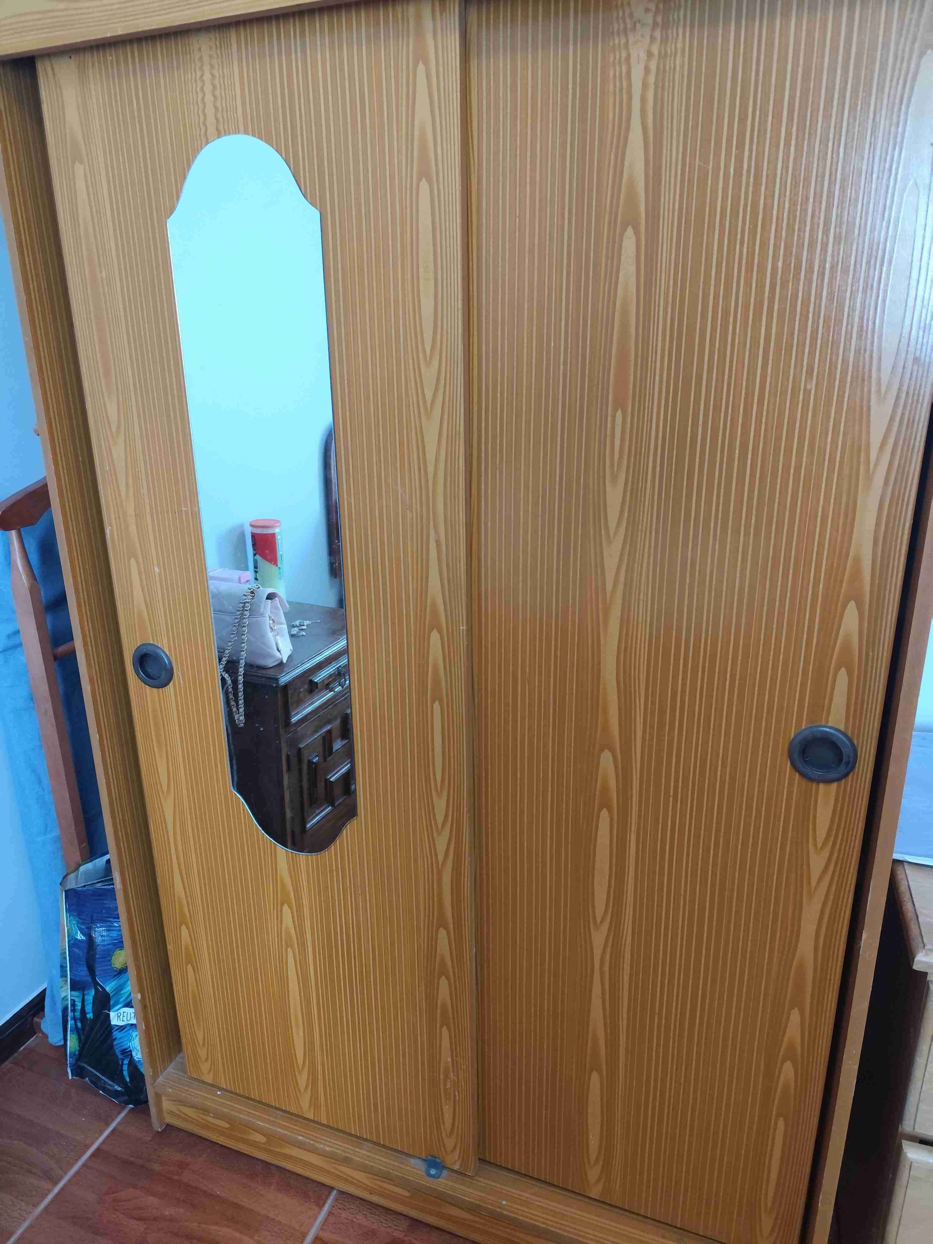Ropero madera con espejo - 1