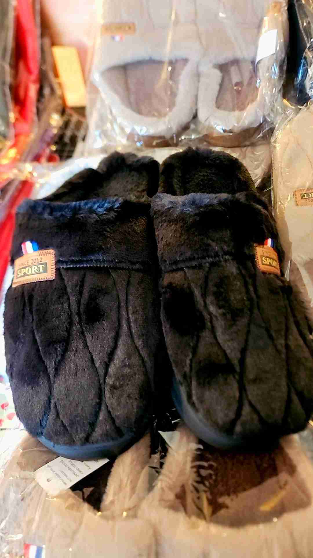 Pantuflas peludas color marrón - miniatura 3