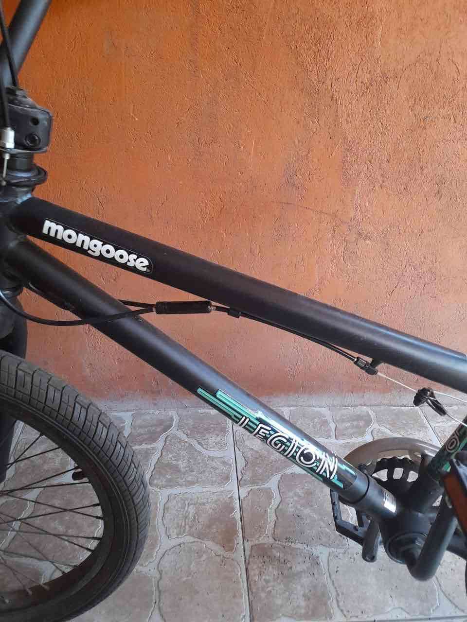 Bicicleta BMX negra - miniatura 6