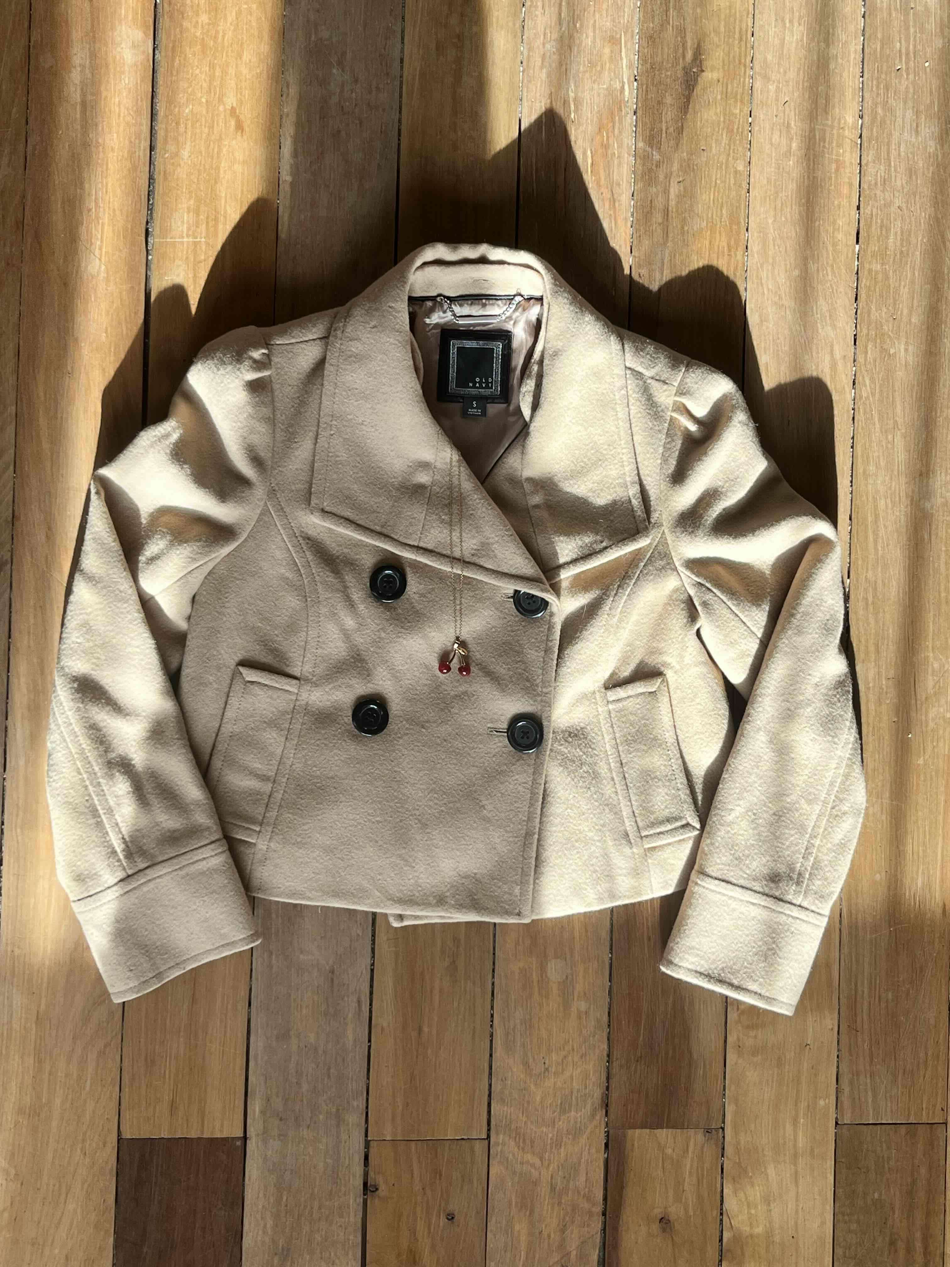 Abrigo corto beige elegante Old Navy